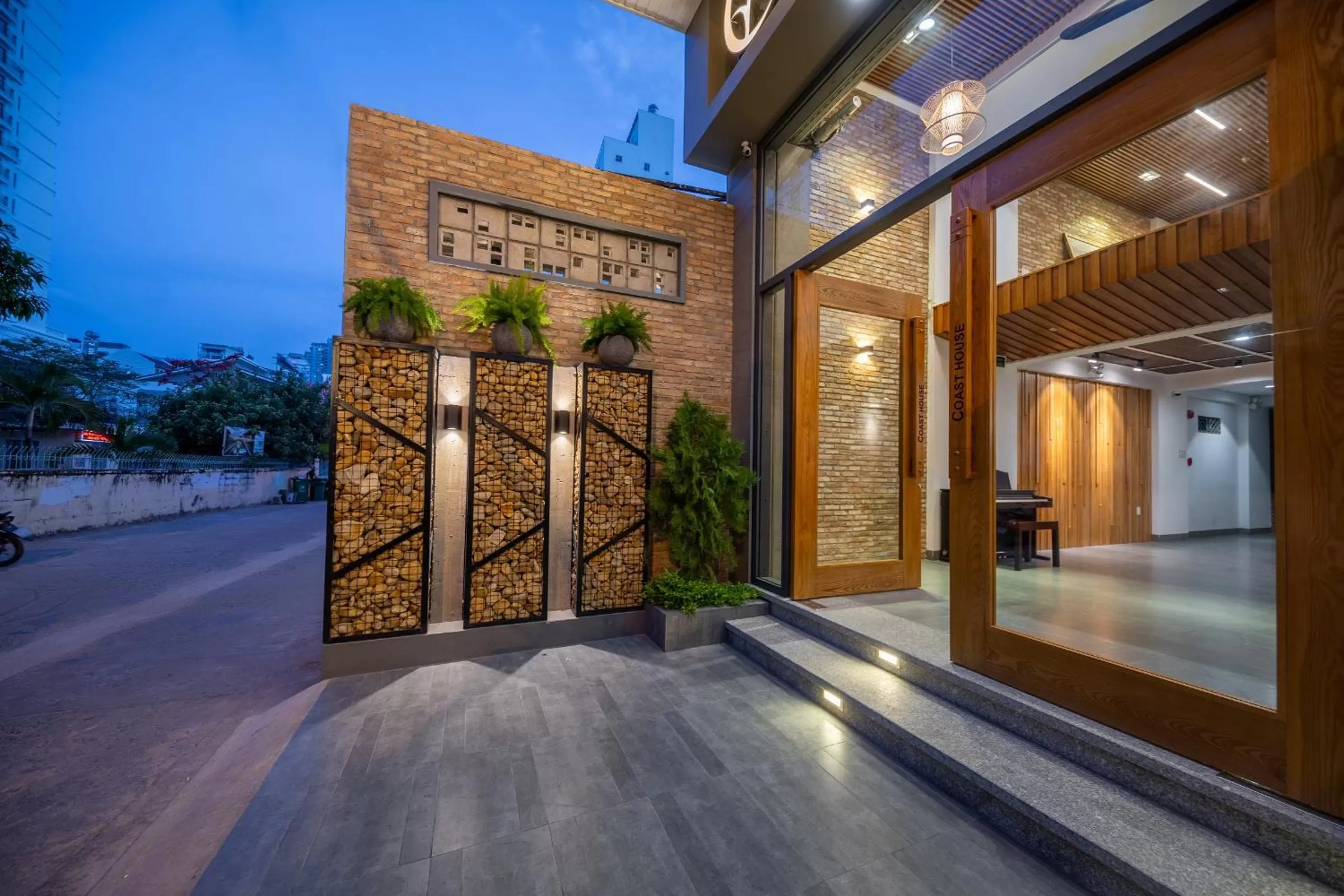 Facade/entrance in Coast House Boutique Hotel