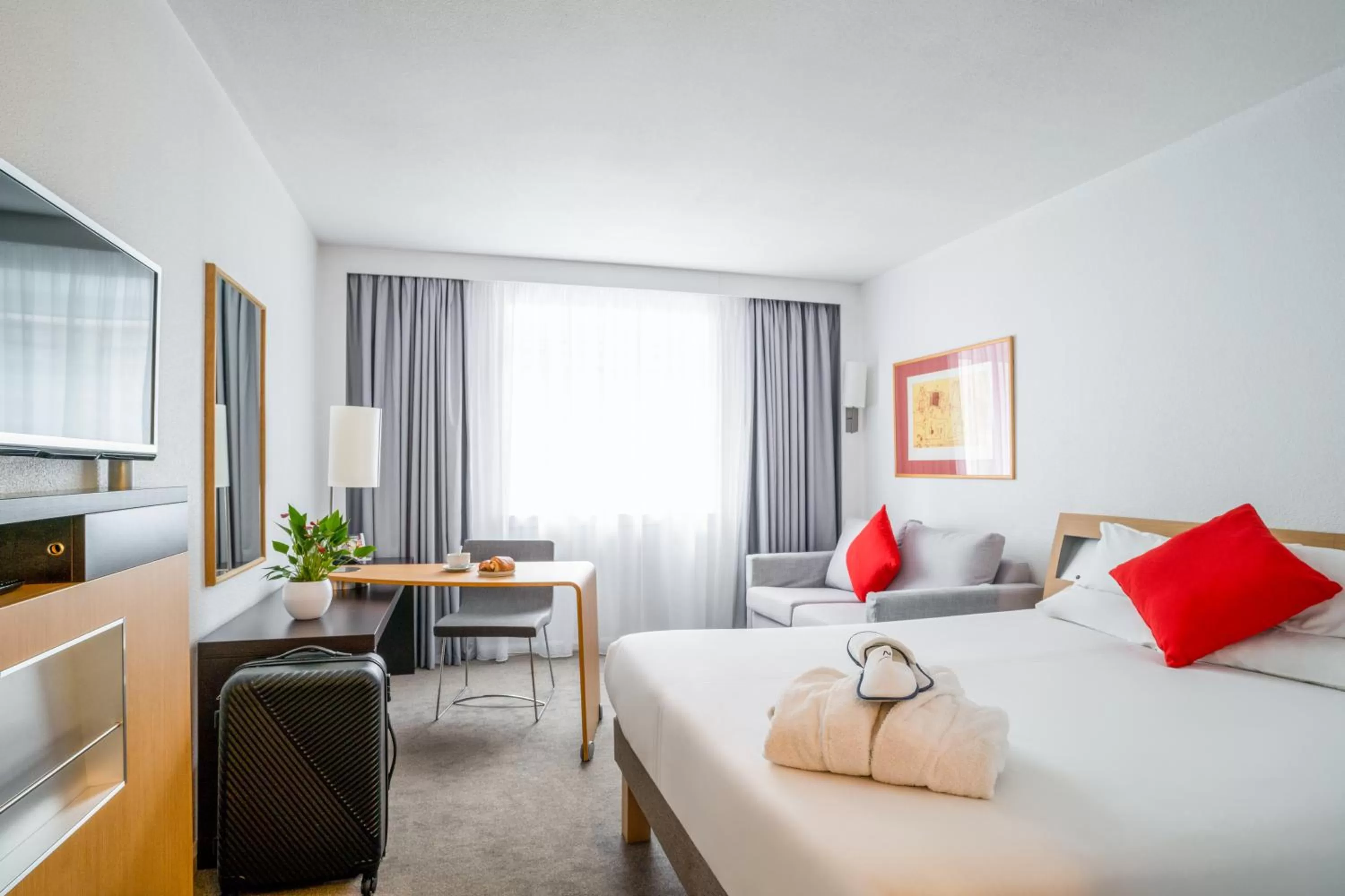 Bedroom, Bed in Novotel Glasgow Centre