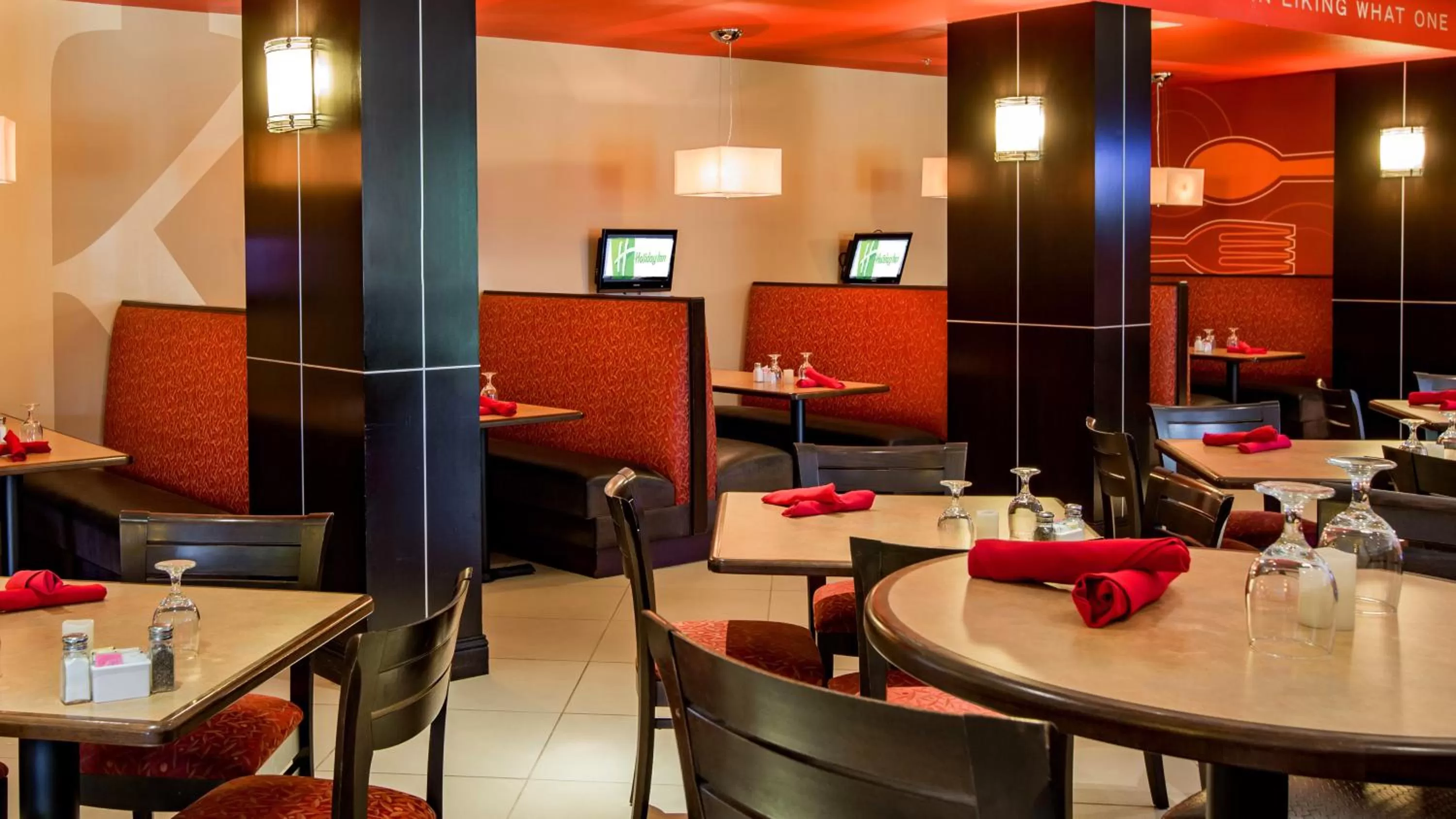 Restaurant/places to eat in Holiday Inn Oklahoma City Airport by IHG