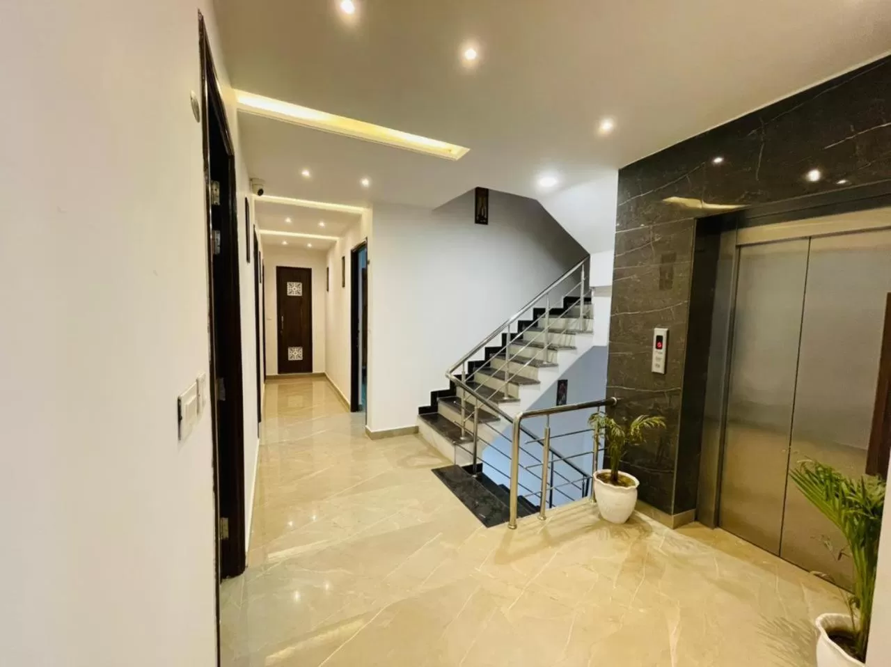 Property building in Hotel Dream Town By Cozy Hotels & Resorts