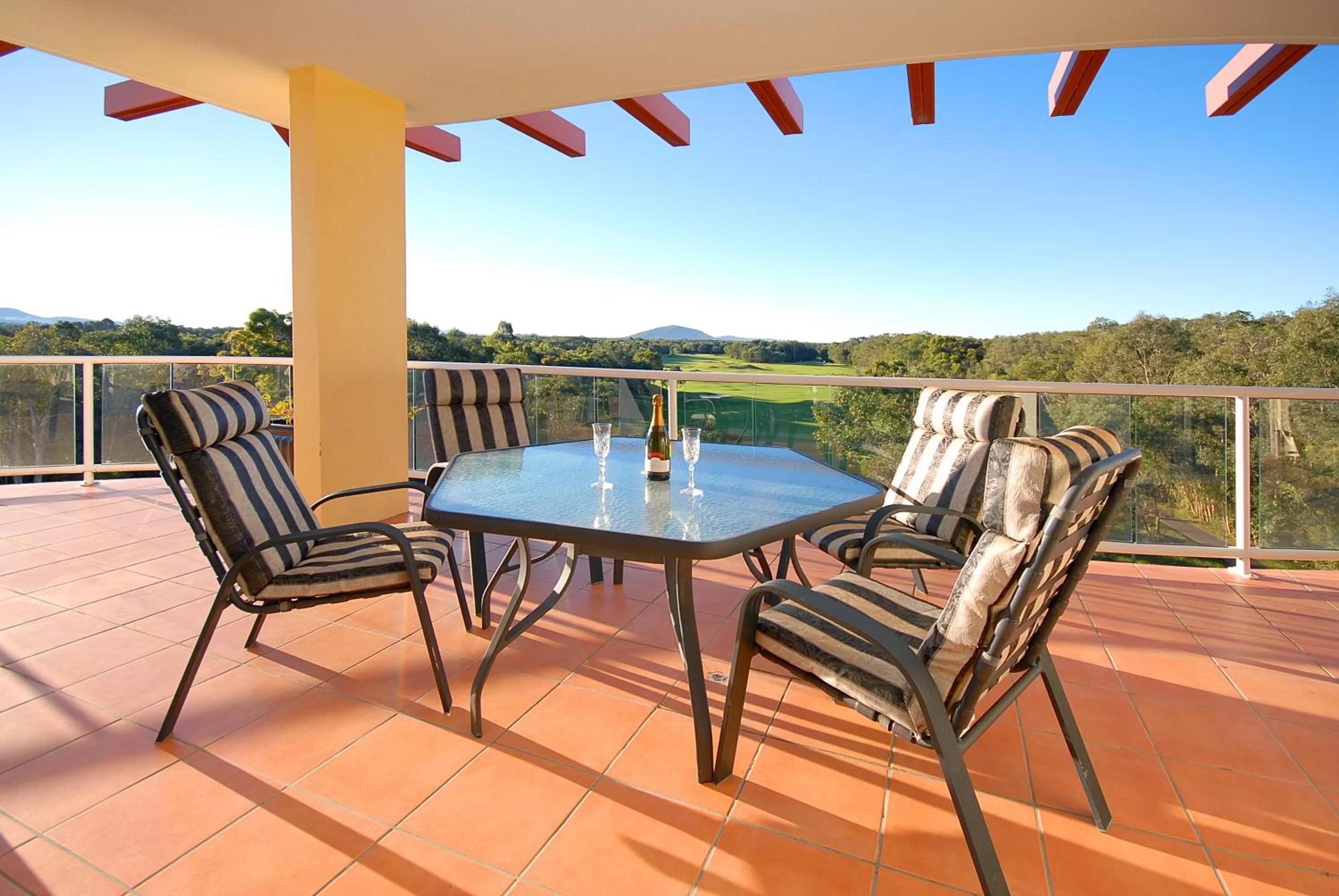 Day in Magnolia Lane Apartments