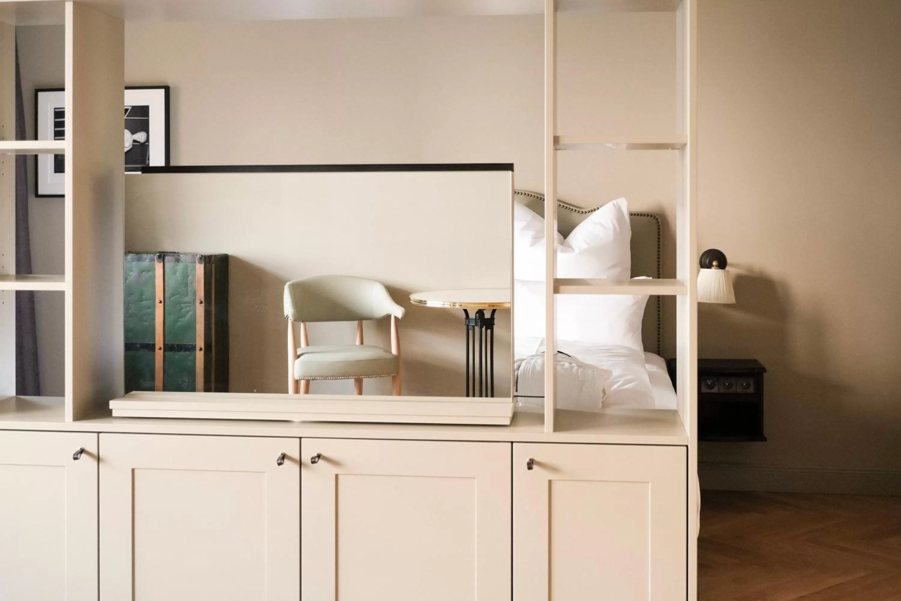 Photo of the whole room in Mimosa Hotel