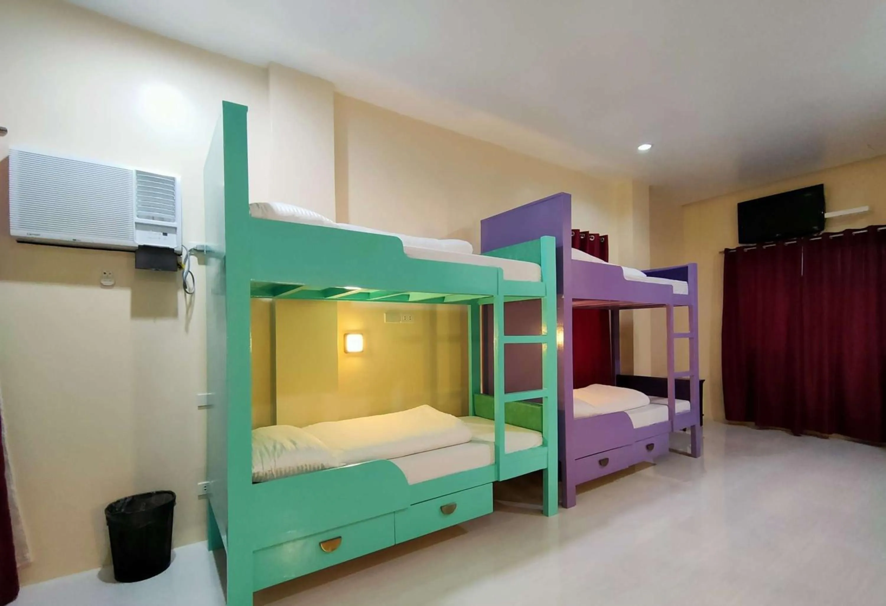bunk bed, Bed in Sea Horizon Resort