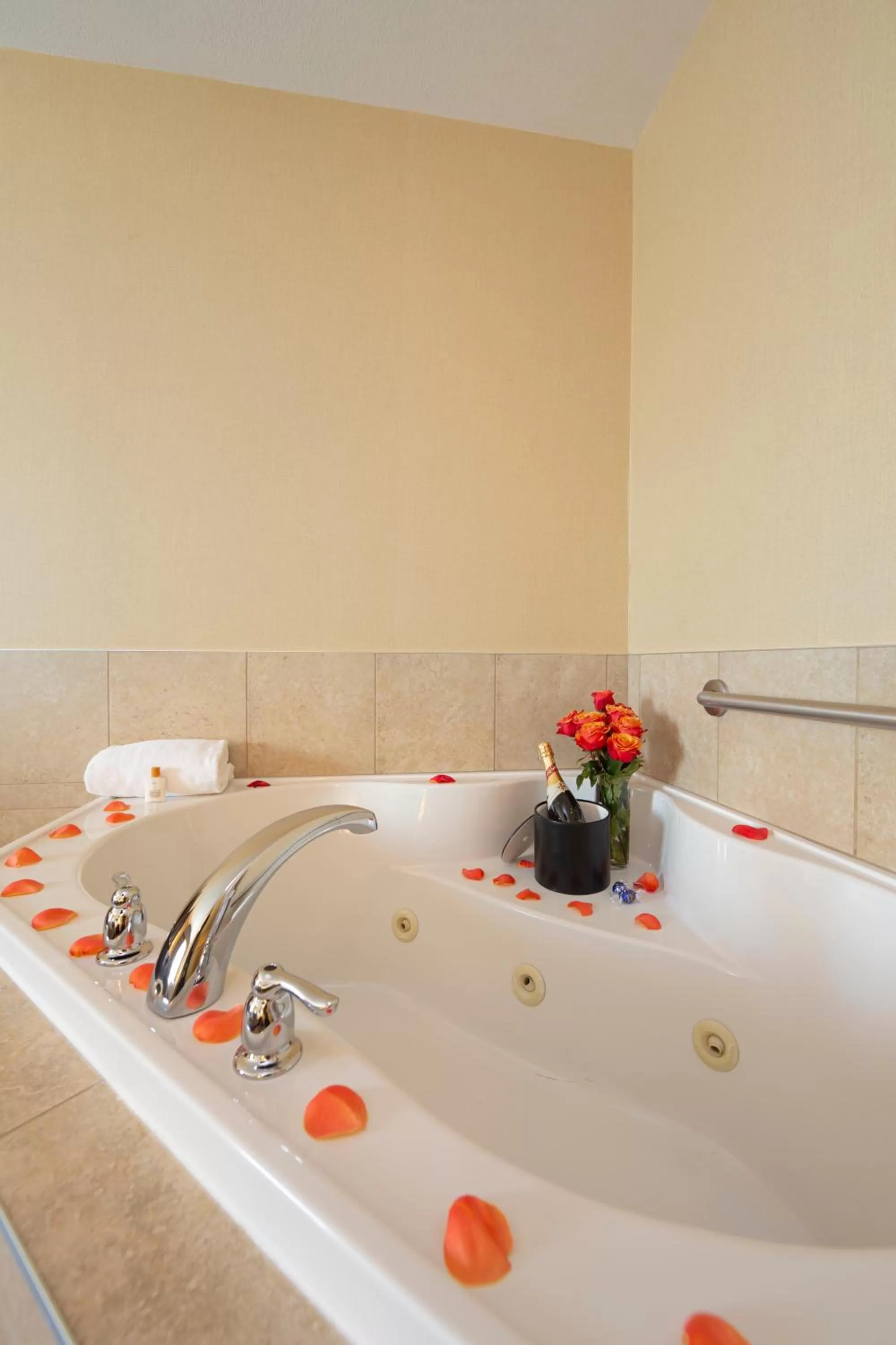 Bath in Bayview Hotel