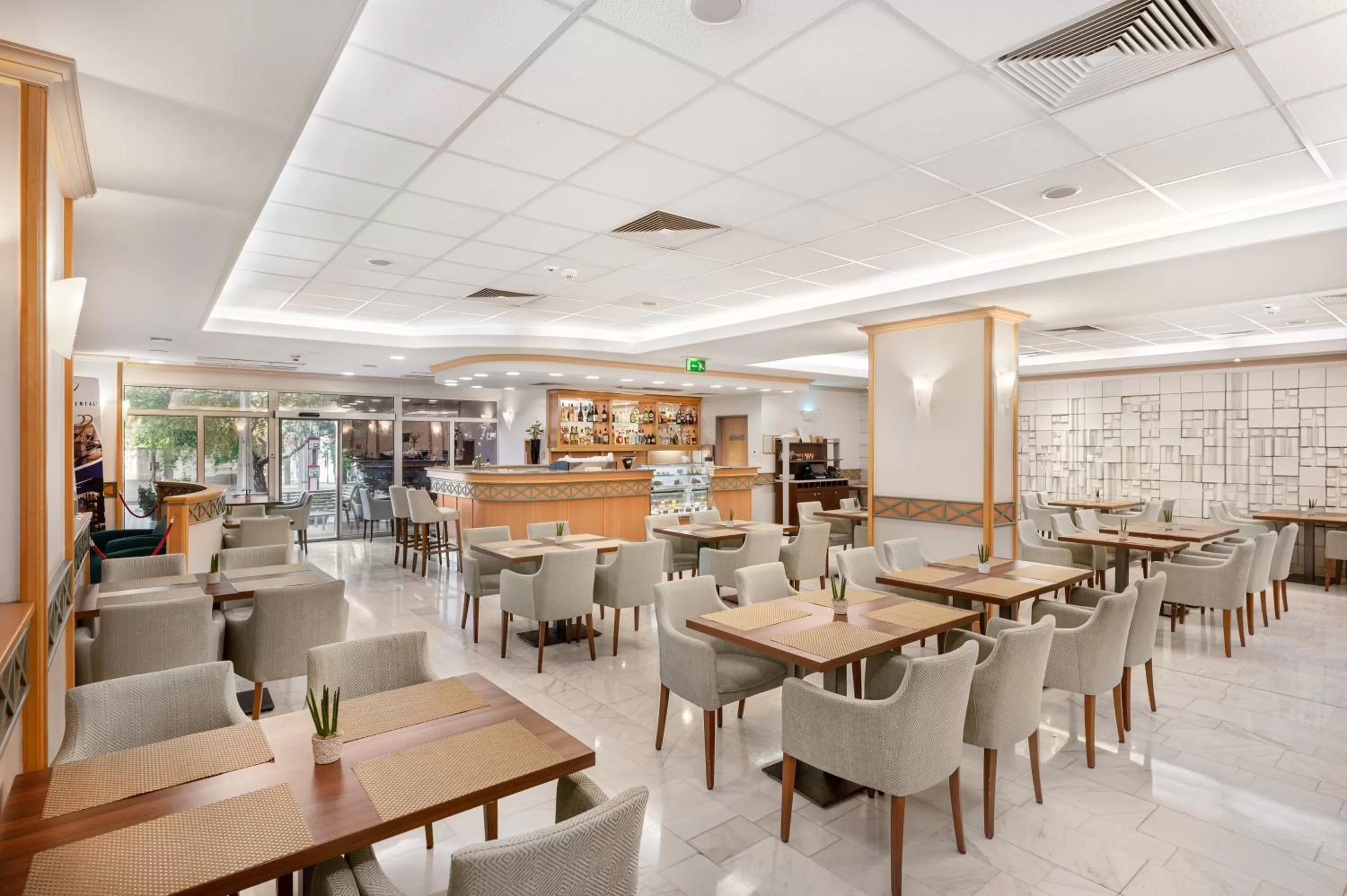 Restaurant/places to eat in Danubius Hotel Arena