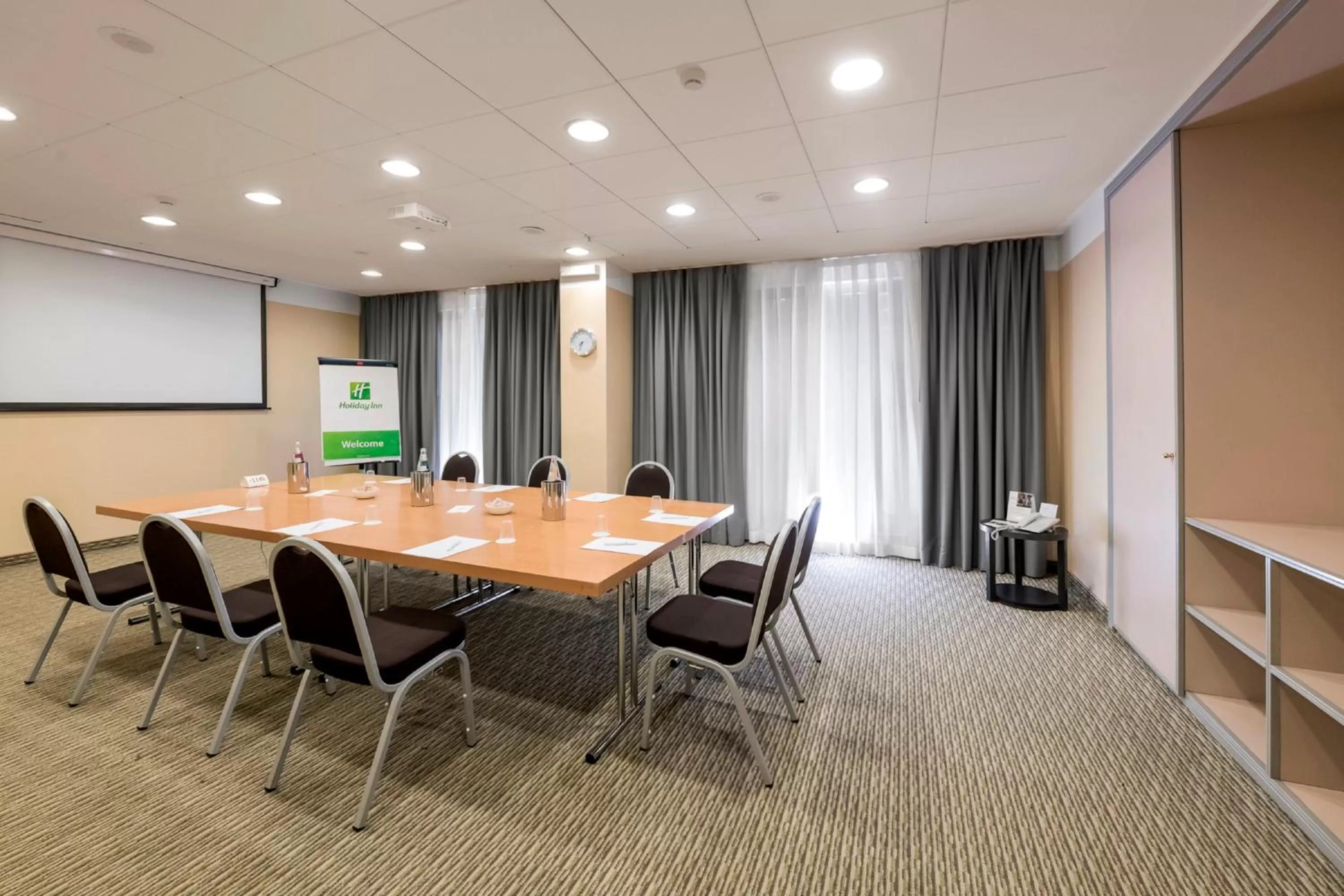 Meeting/conference room in Holiday Inn Naples by IHG