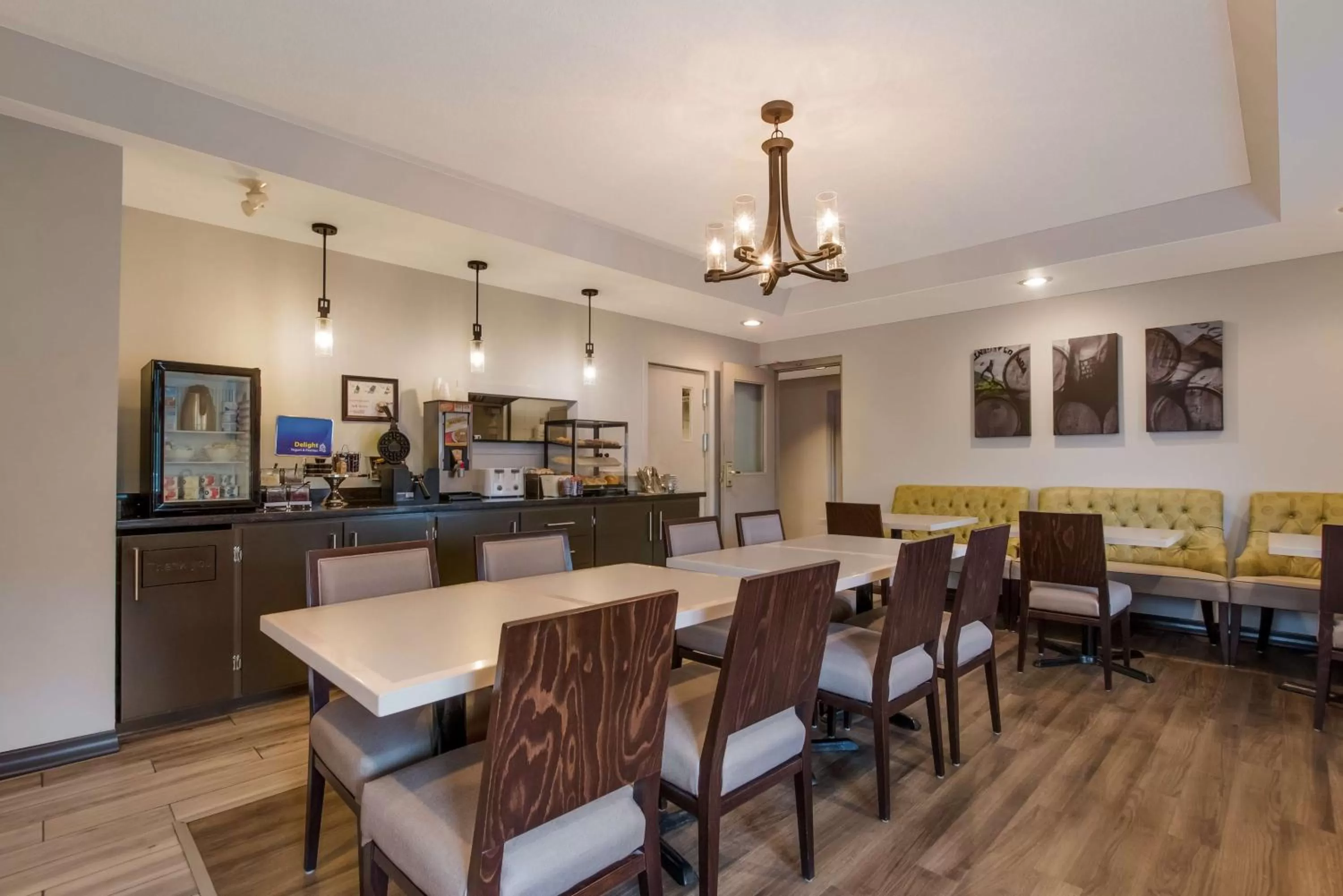 Breakfast in Best Western Colonel Butler Inn