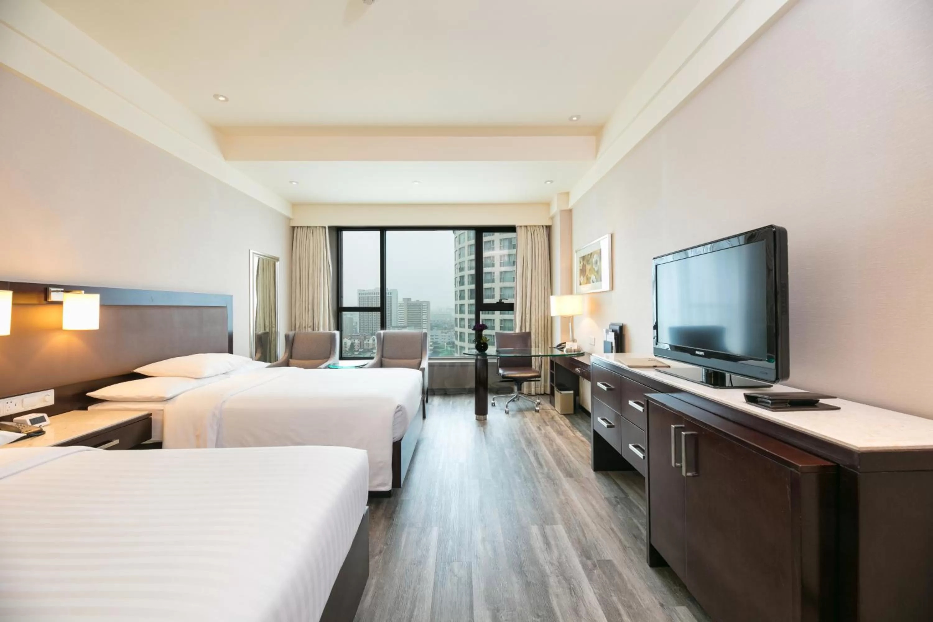 Photo of the whole room, Bed in Courtyard by Marriott Hangzhou Wulin