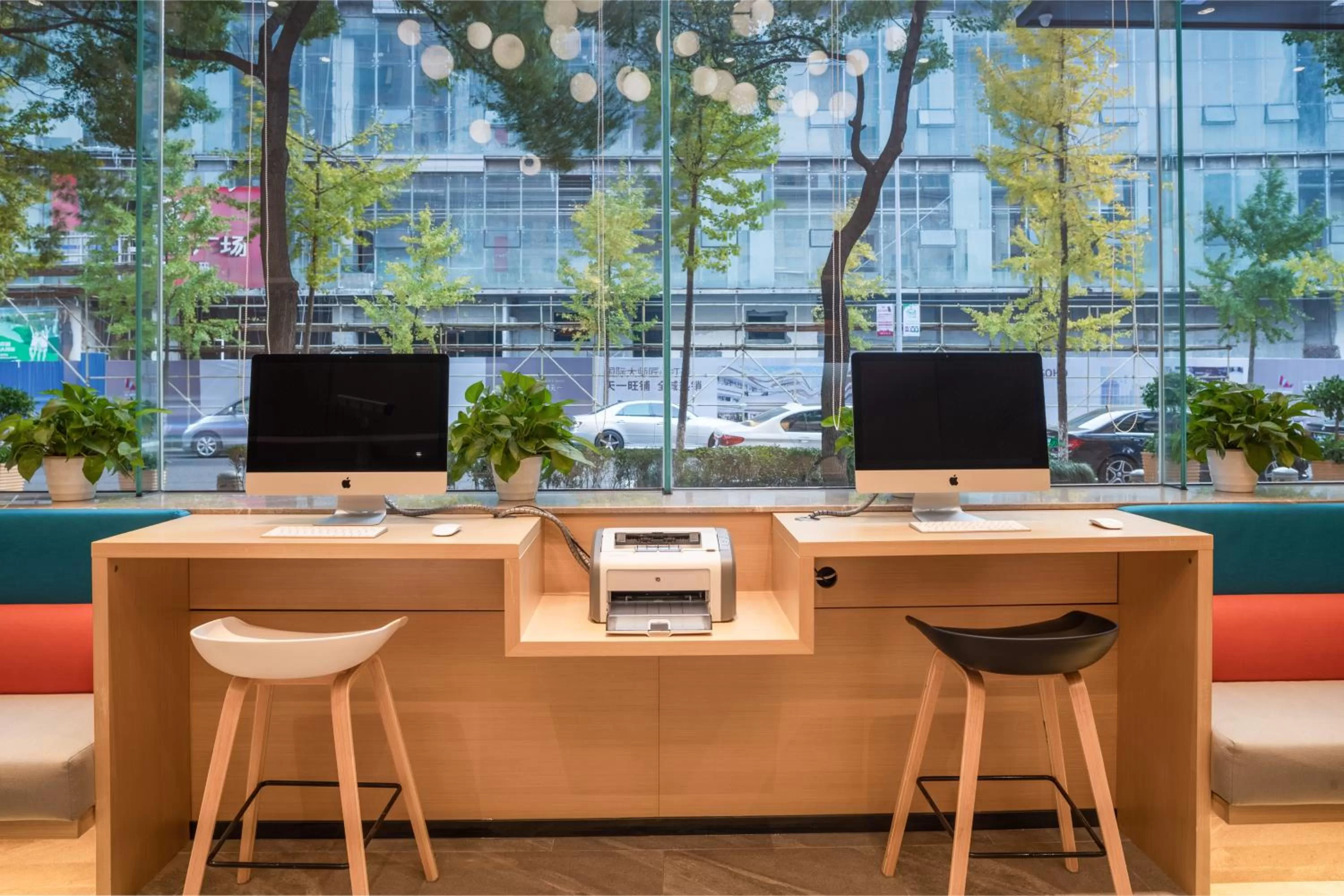 Lobby or reception in Holiday Inn Express Ningbo City Center by IHG