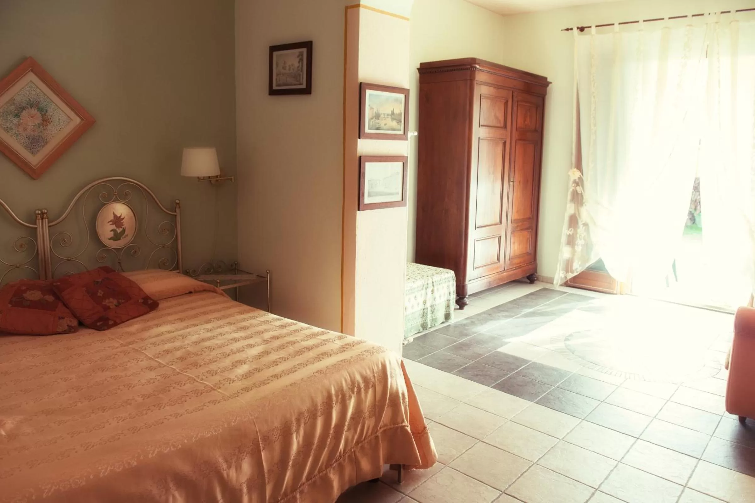 Photo of the whole room, Bed in B&B Cribò