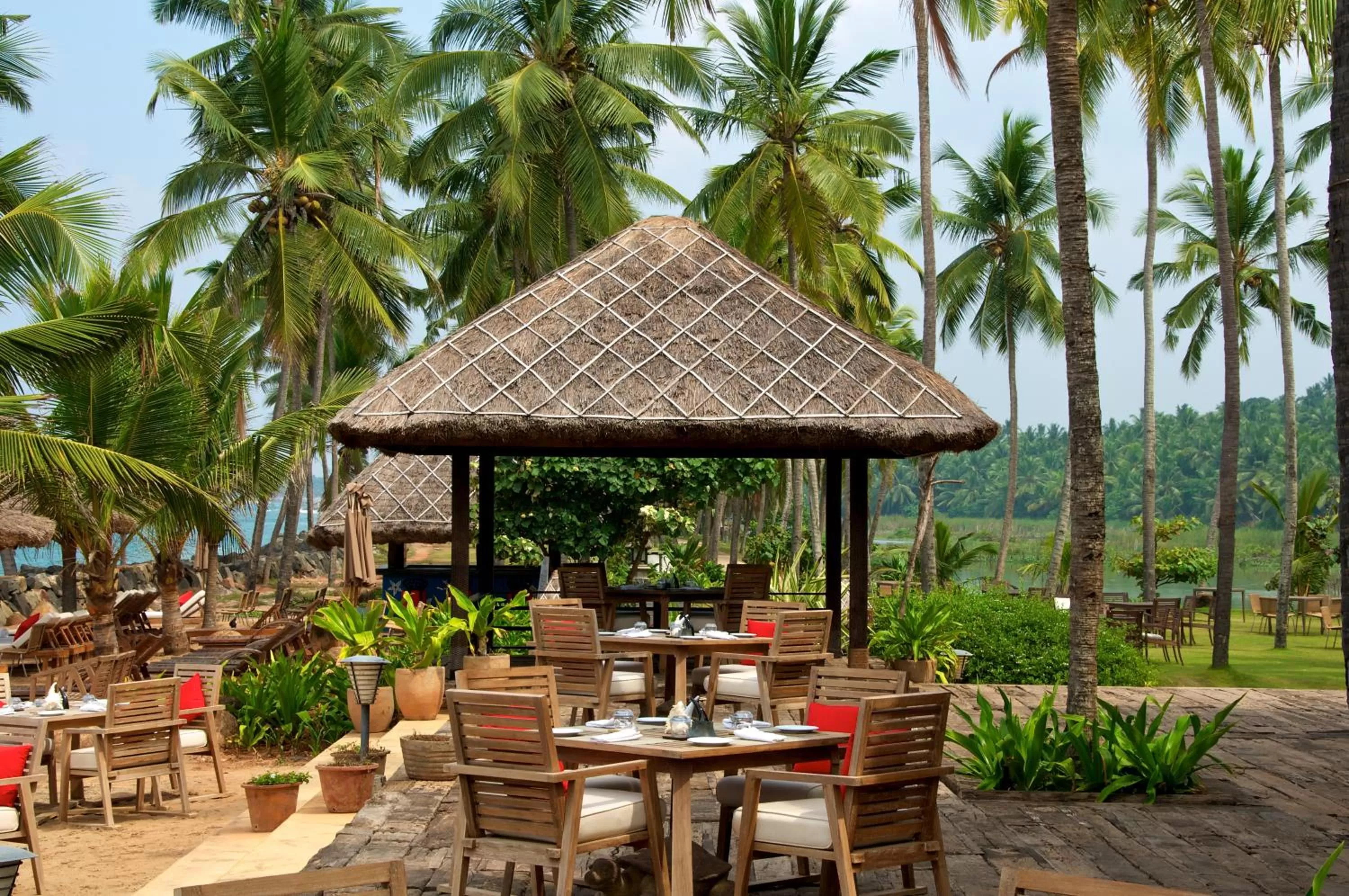 Restaurant/places to eat in Taj Green Cove Resort and Spa Kovalam