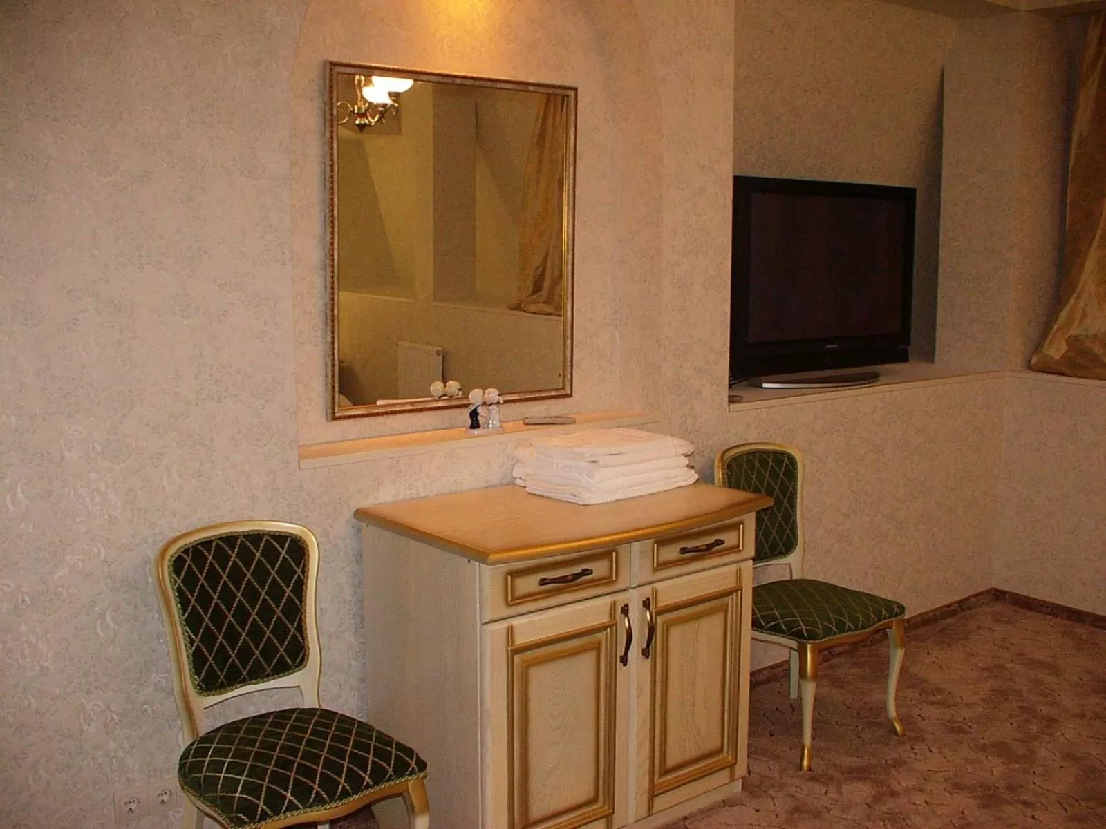 TV and multimedia in Veles Hotel