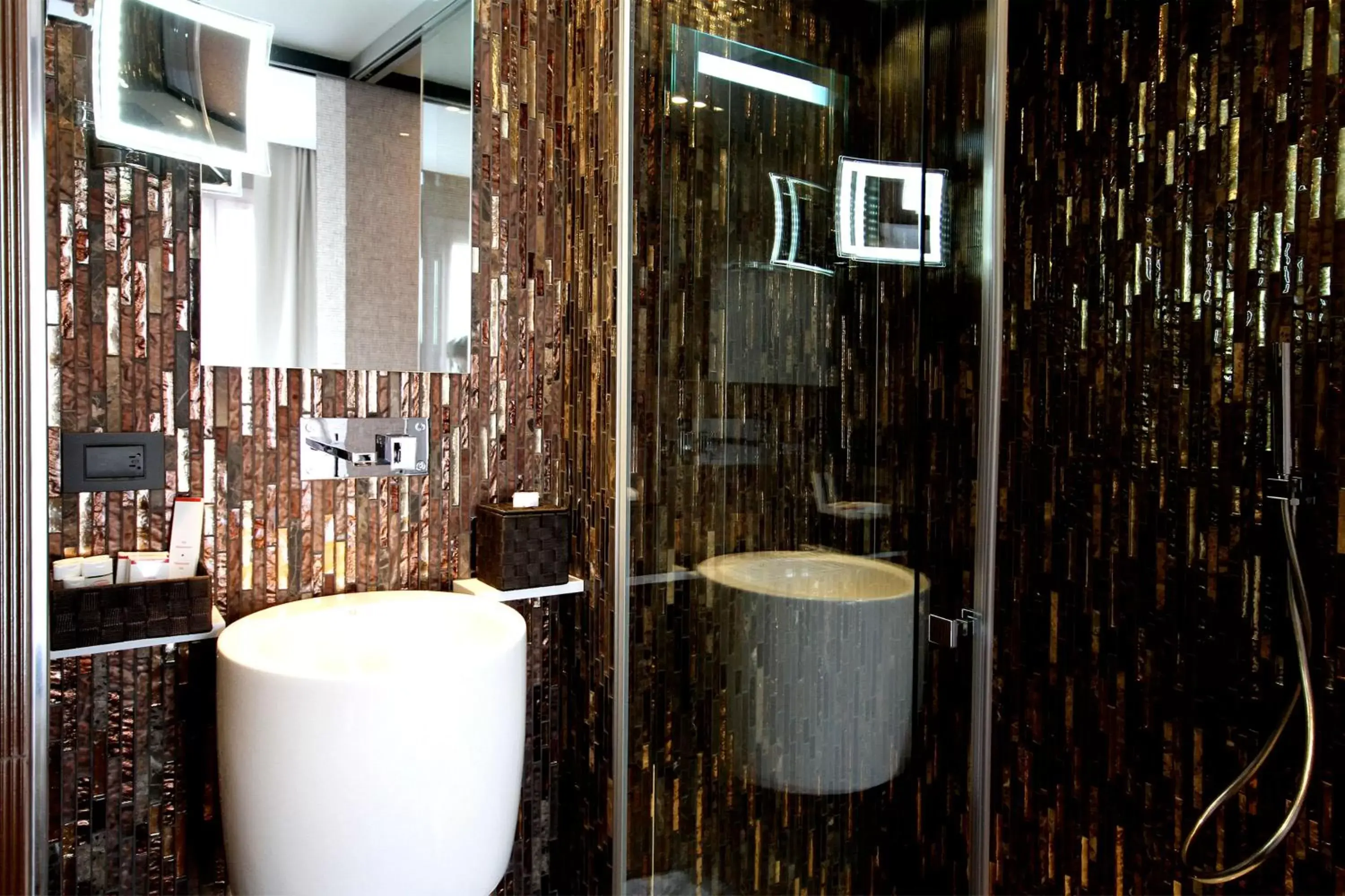 Deluxe Double or Twin Room in Hôtel Elysées Paris Deluxe Double or Twin Room in Hôtel Elysées Paris