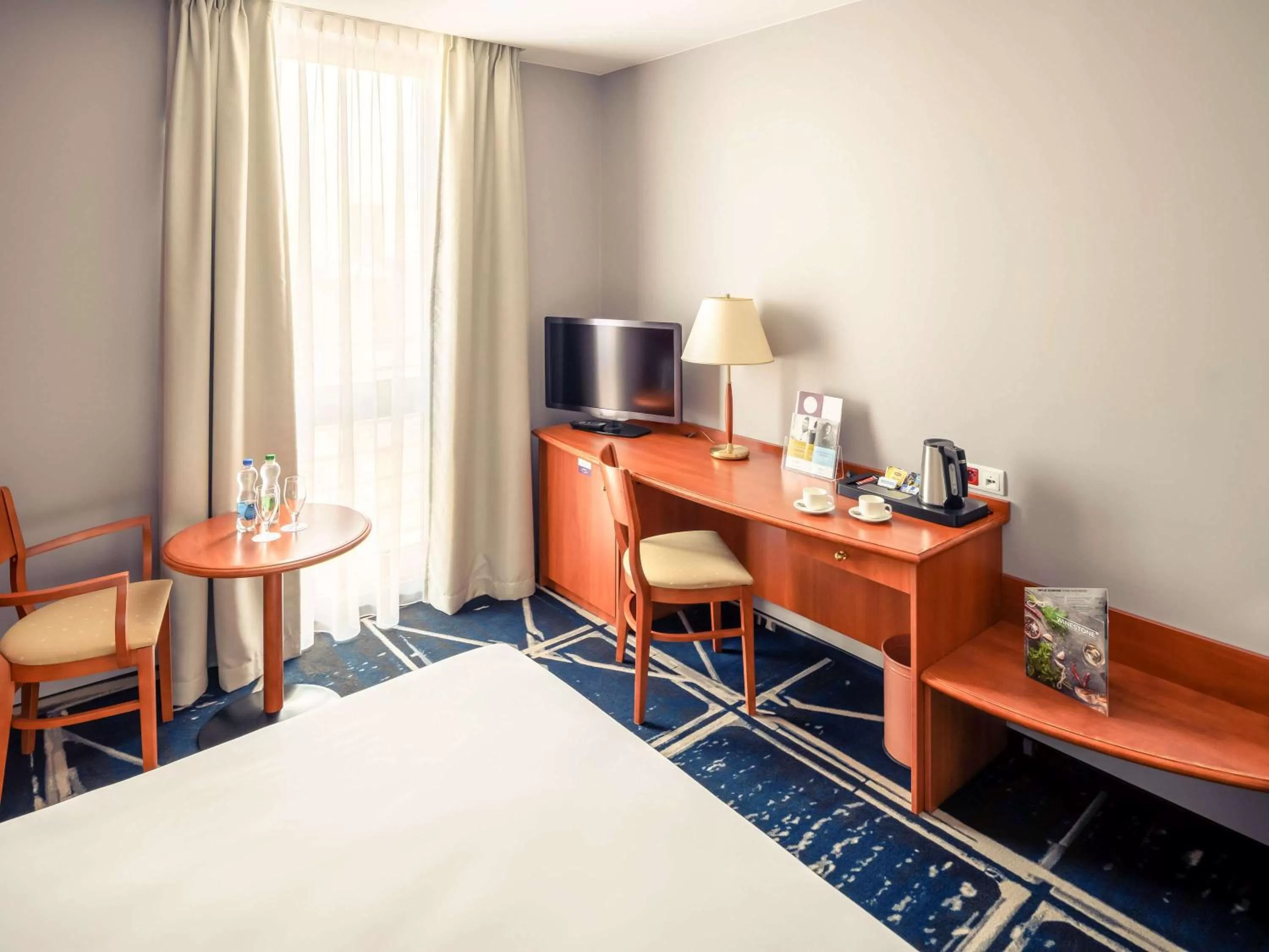 Photo of the whole room, Bed in Hotel Mercure Poznań Centrum