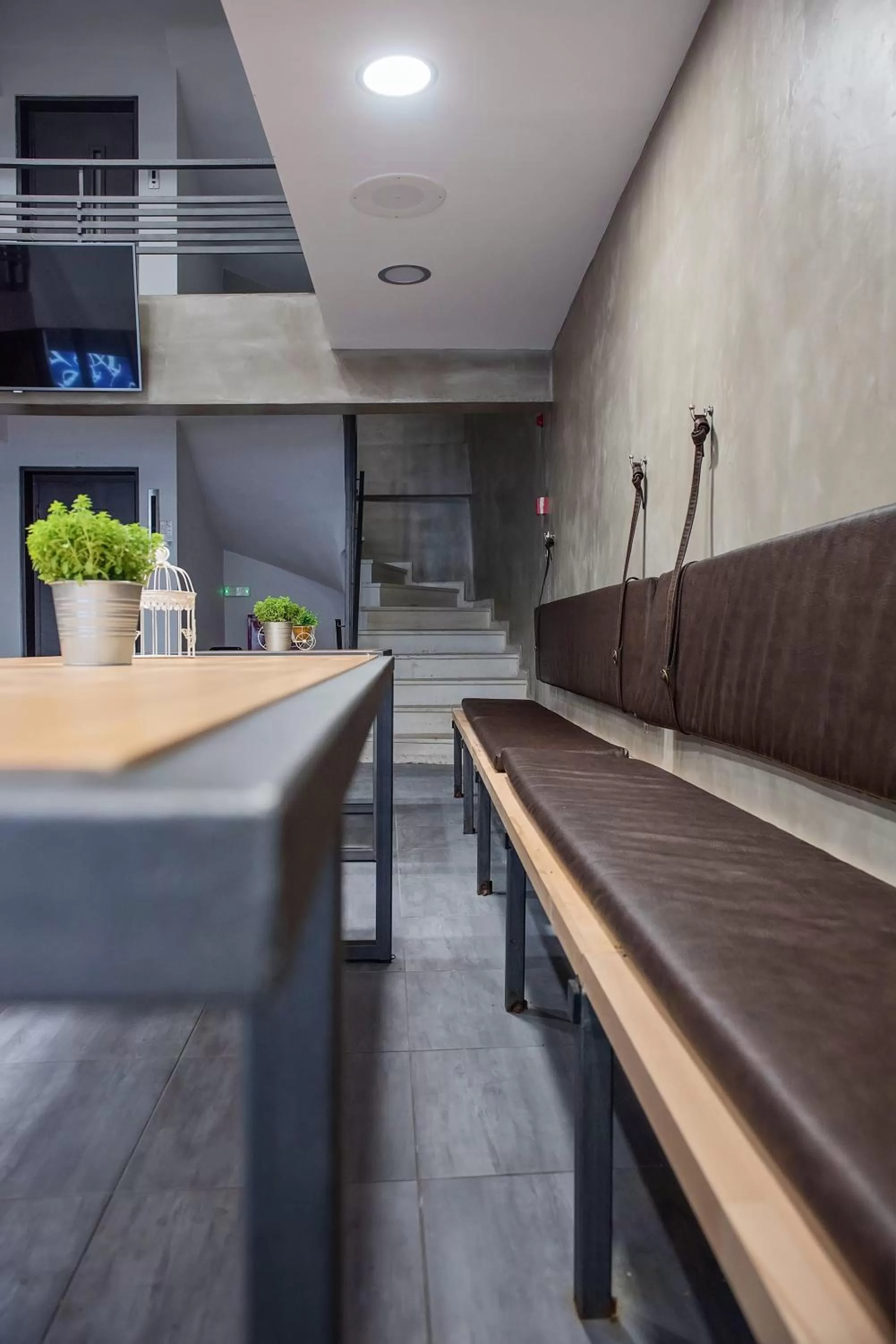 Communal lounge/ TV room in Bedbox Hostel