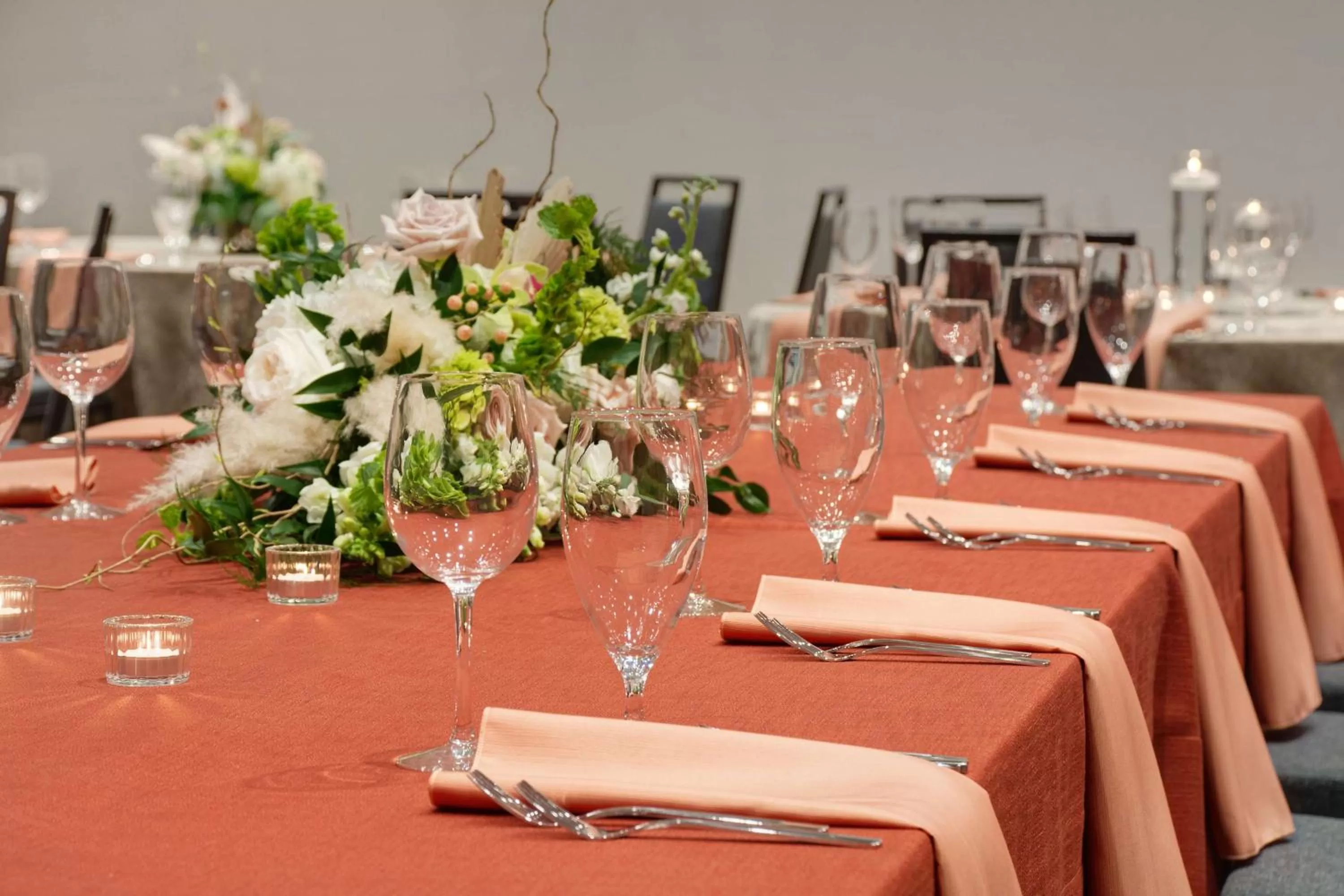 Meeting/conference room in Embassy Suites By Hilton Alpharetta Halcyon