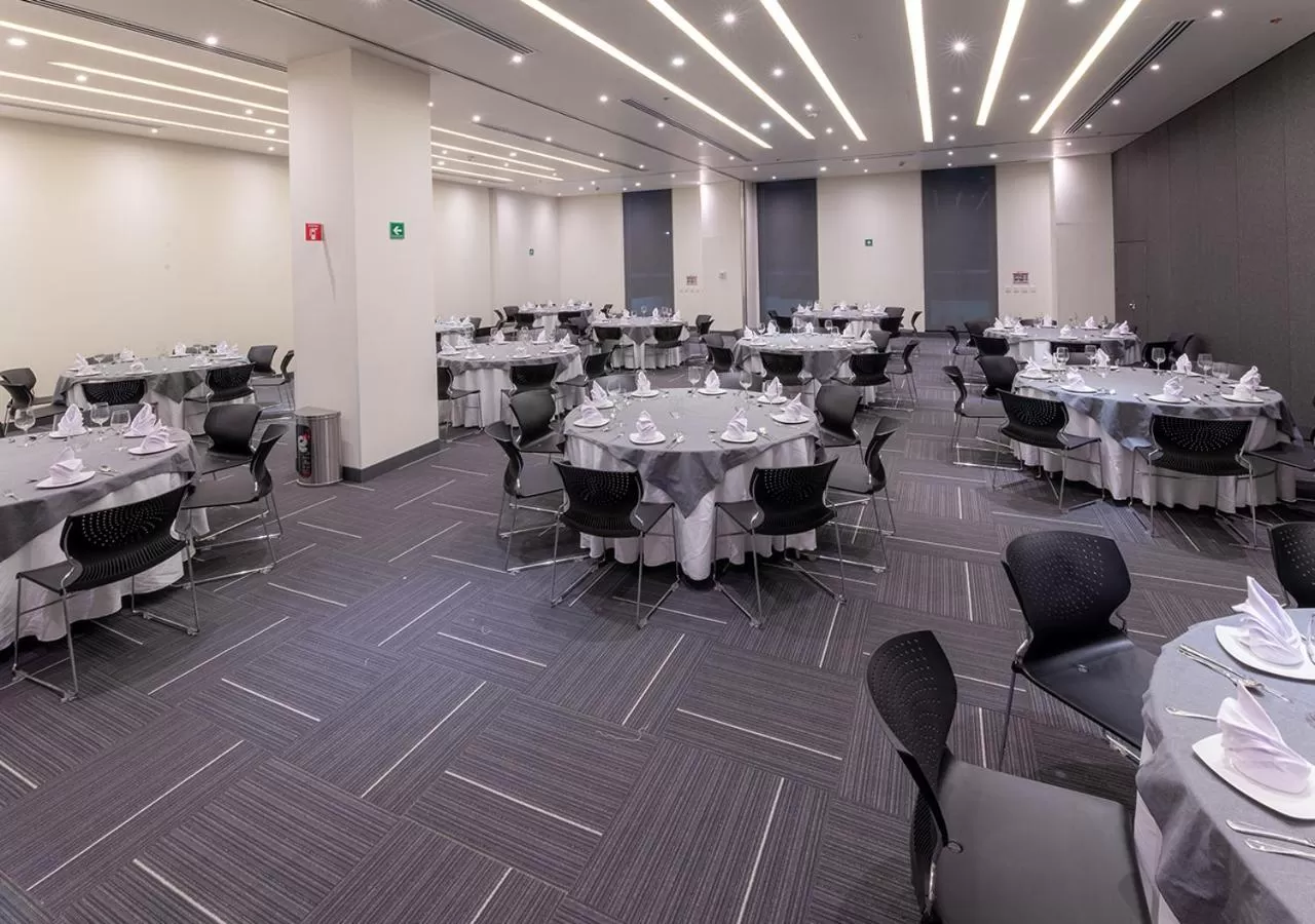 Banquet/Function facilities in Ramada Encore by Wyndham Guadalajara Aeropuerto
