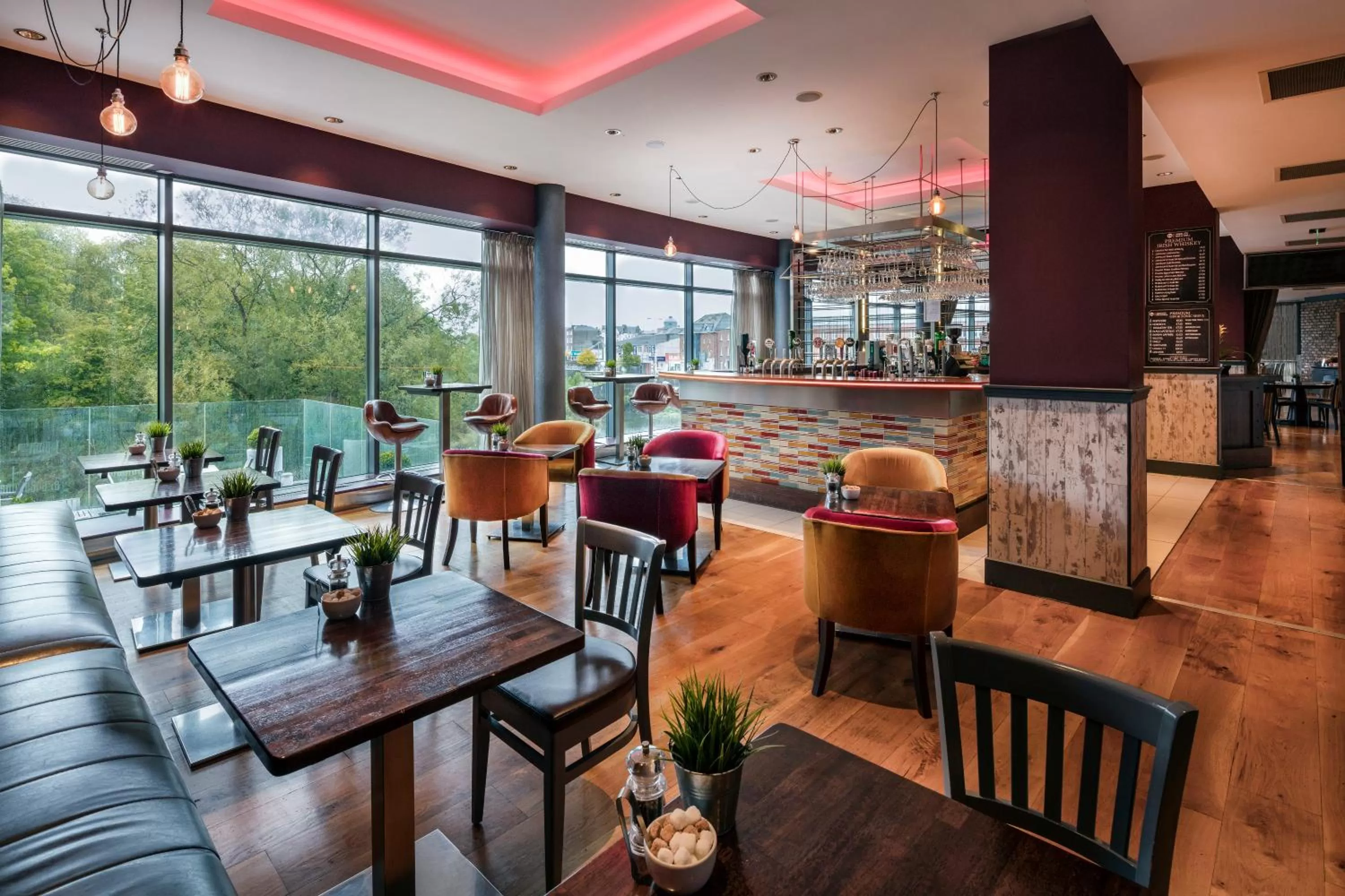 Restaurant/places to eat in Absolute Hotel Limerick