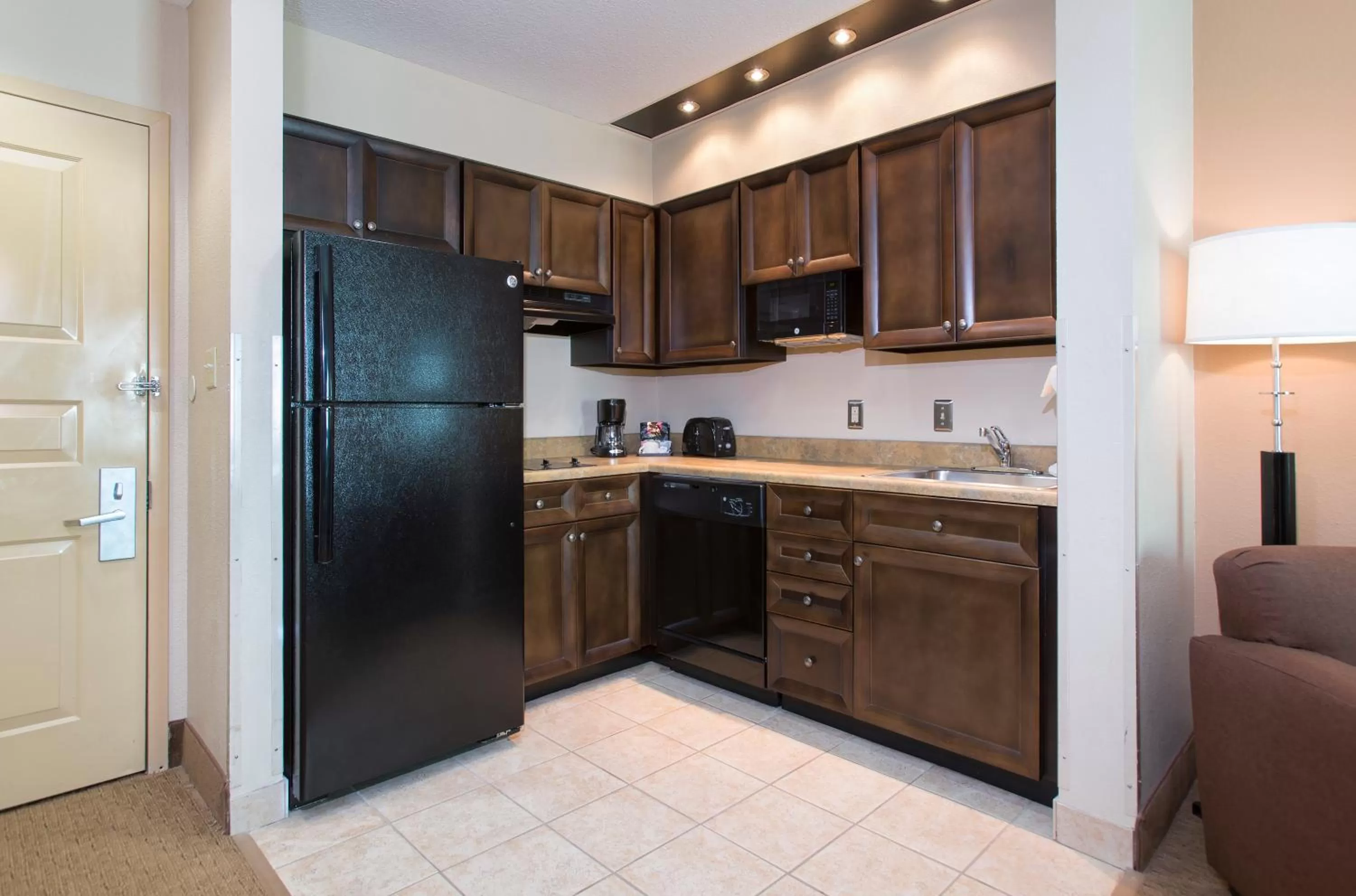 Kitchen or kitchenette in Hawthorn Suites by Wyndham Lake Buena Vista, a staySky Hotel & Resort