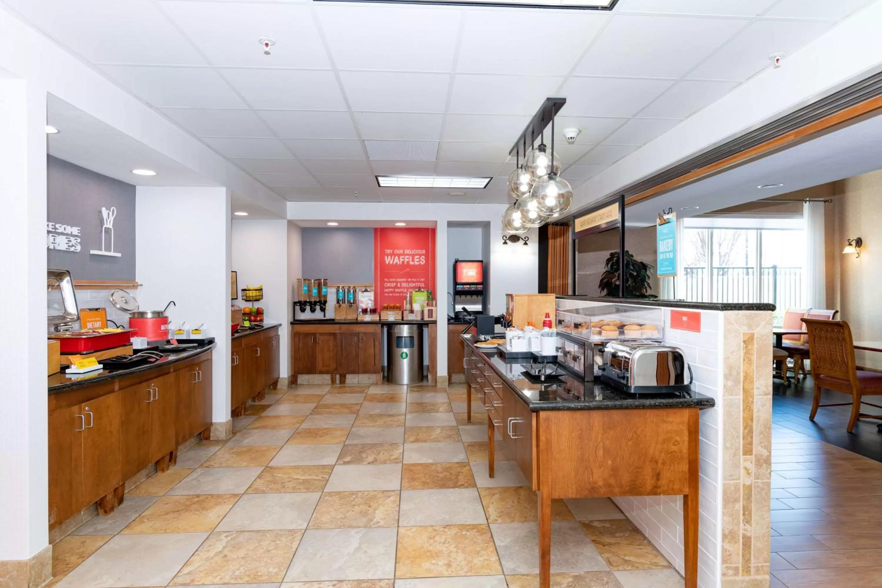 Breakfast in Hampton Inn & Suites Pittsburg