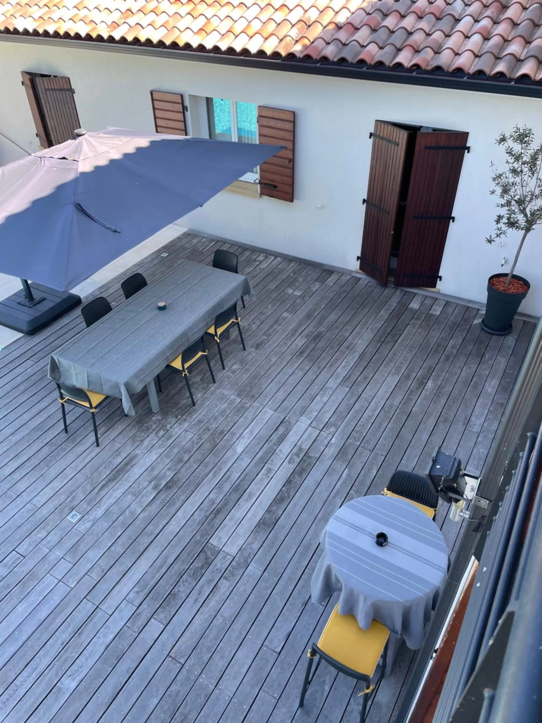 Patio in LA PLANETTE