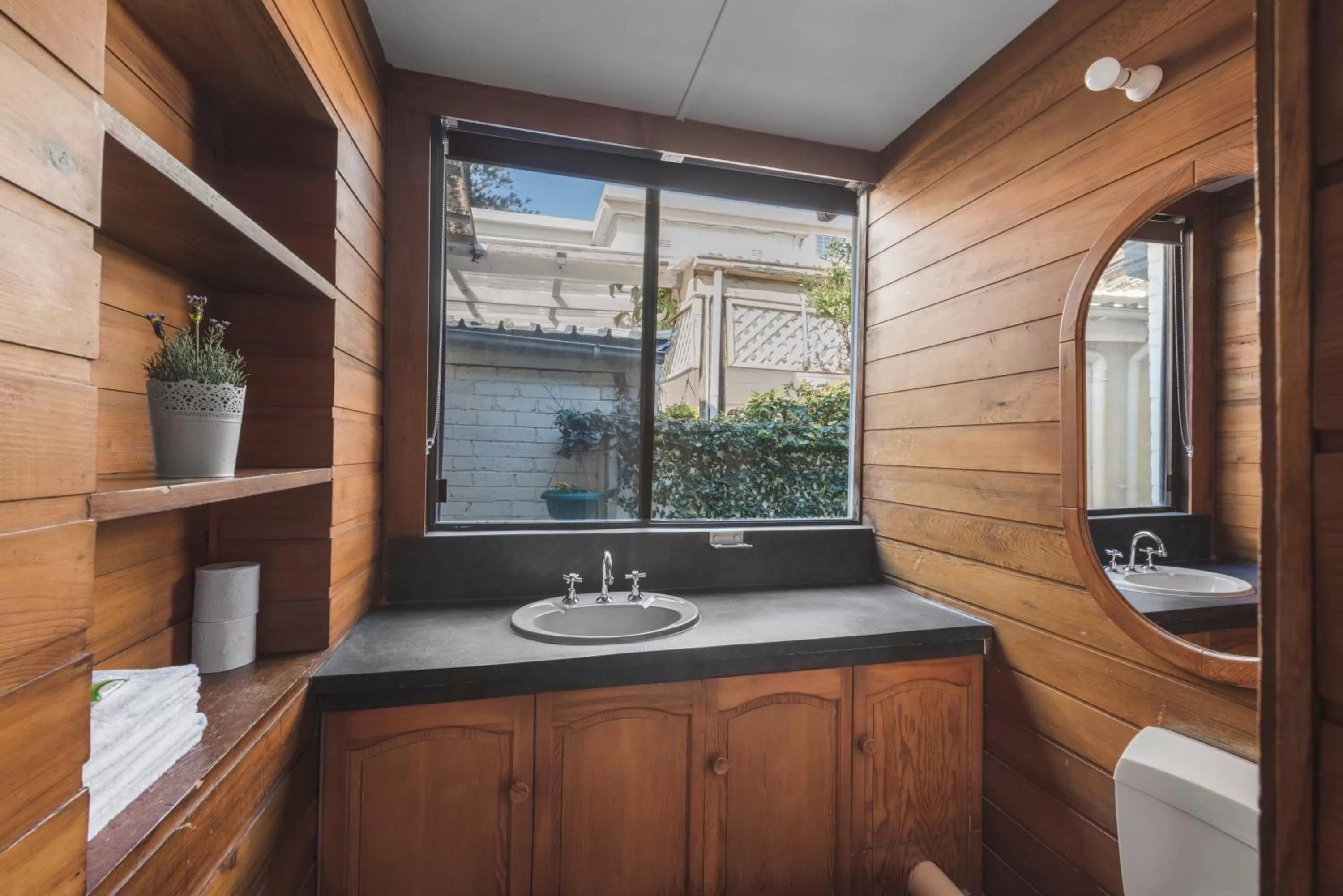 Manly Waves Studios & Apartments