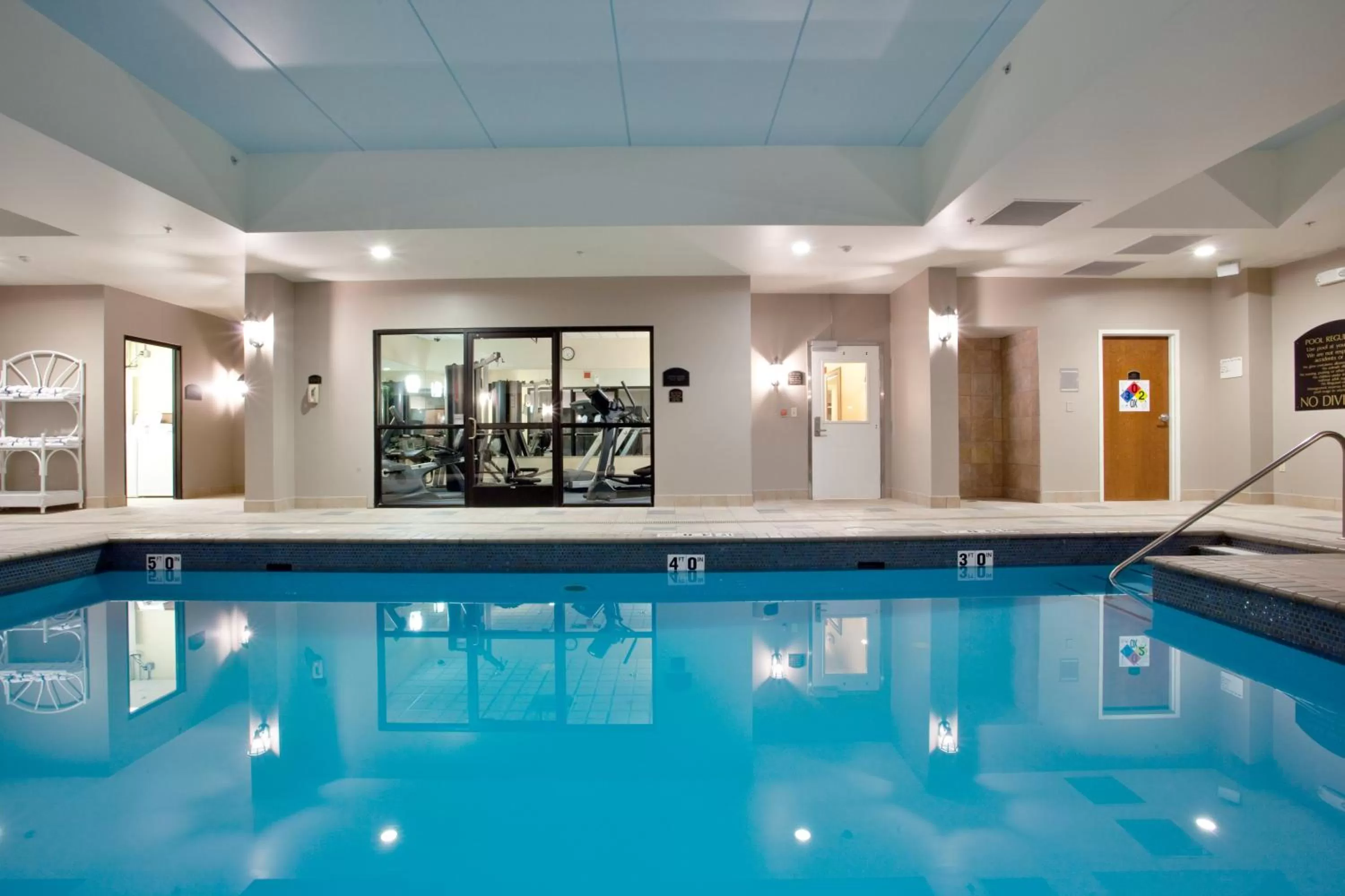 Swimming pool in Holiday Inn Express & Suites Newport News by IHG