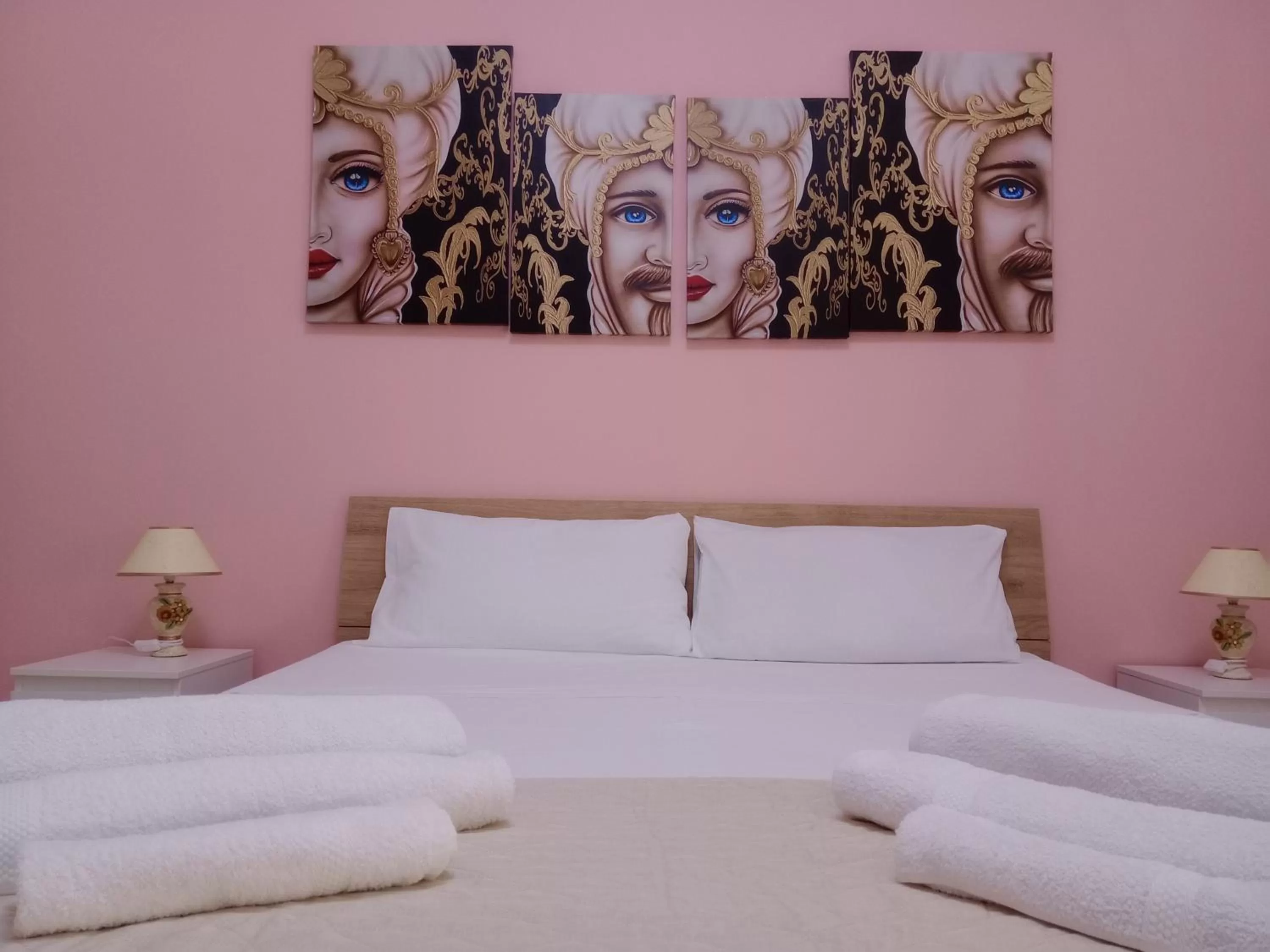 Bed in La valigia sul letto