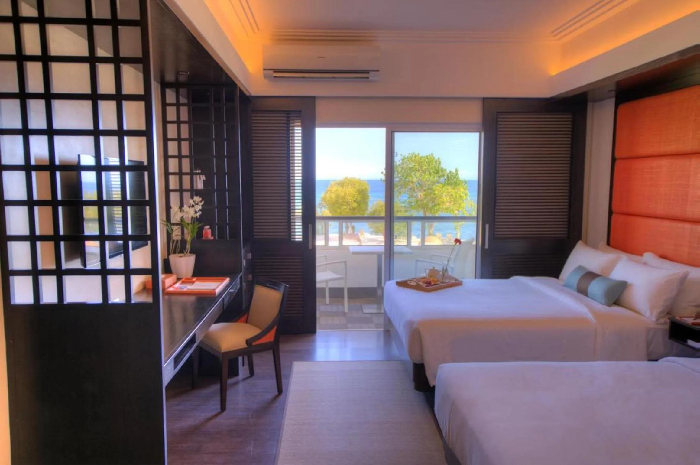 Sea view, Bed in BE Grand Resort, Bohol