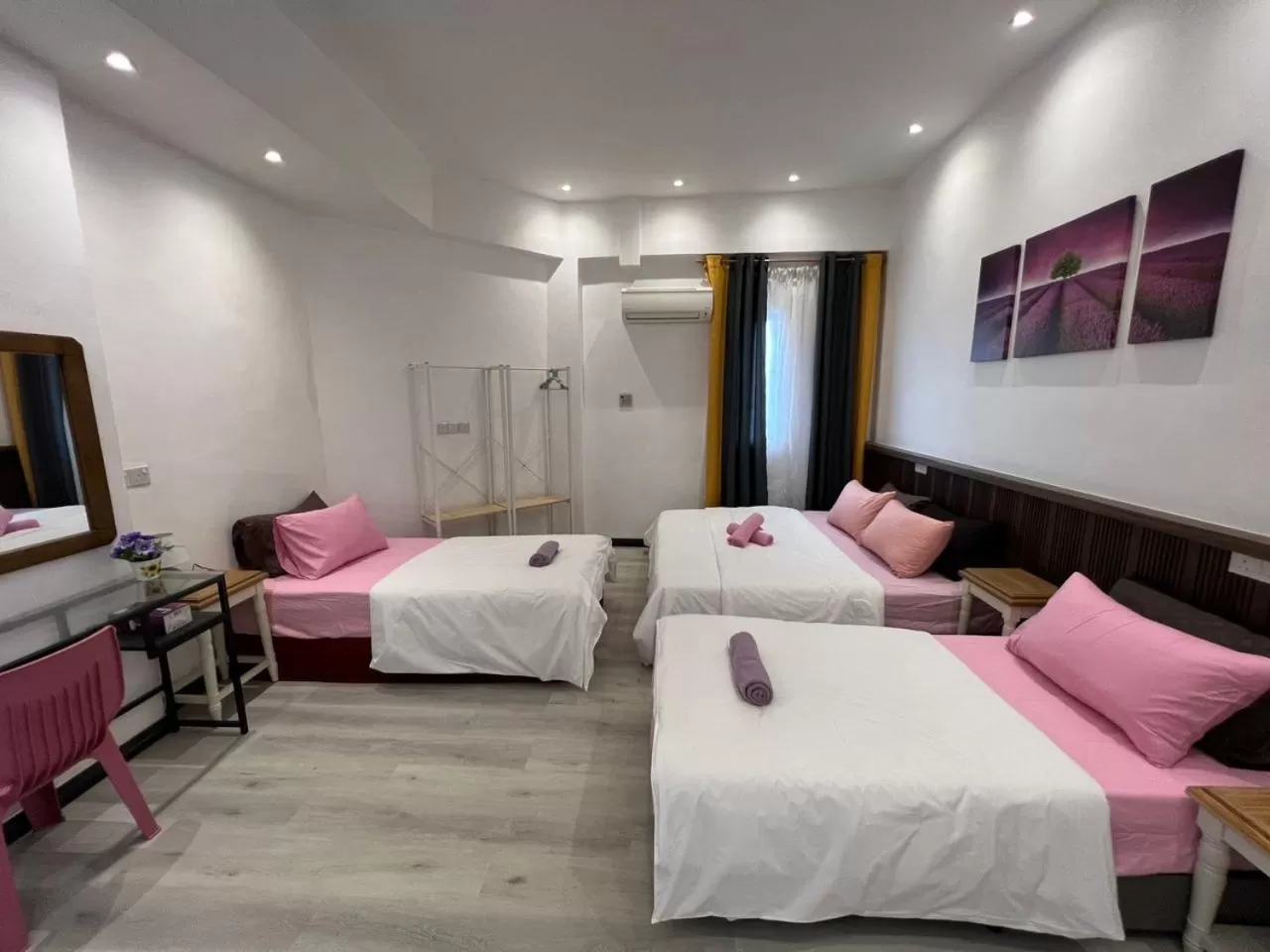 Bed in One Point Inn King Centre