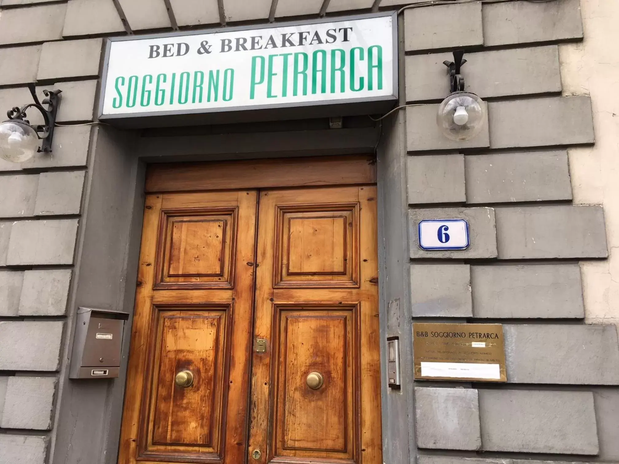 Single Room with Private Bathroom in Soggiorno Petrarca Single Room with Private Bathroom in Soggiorno Petrarca