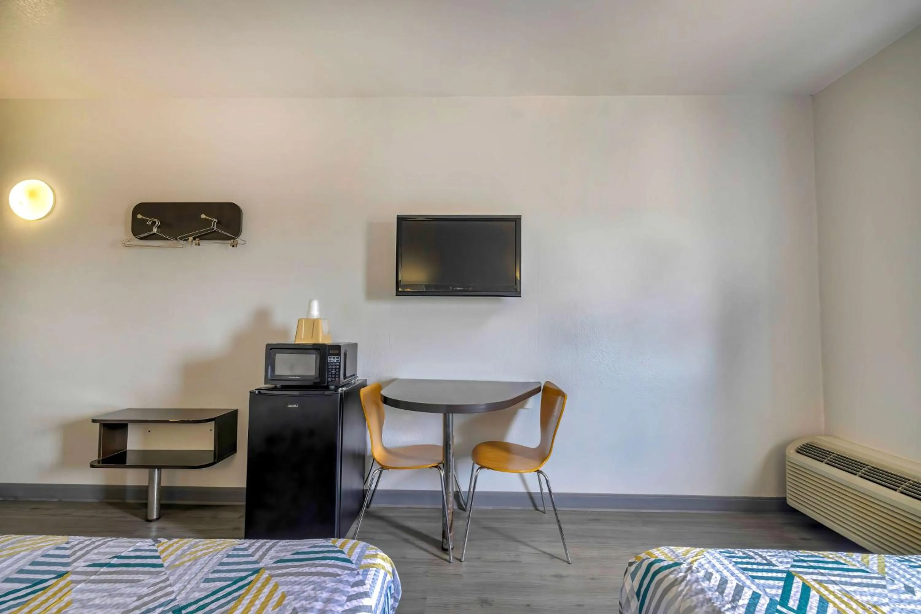 Bedroom, Bed in Motel 6-Cedar Park, TX