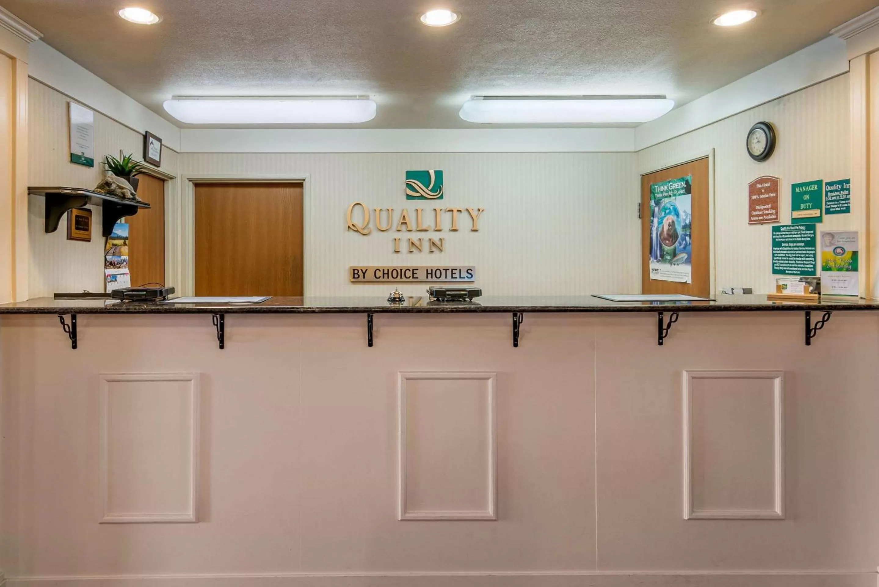Lobby or reception in Quality Inn Bend North