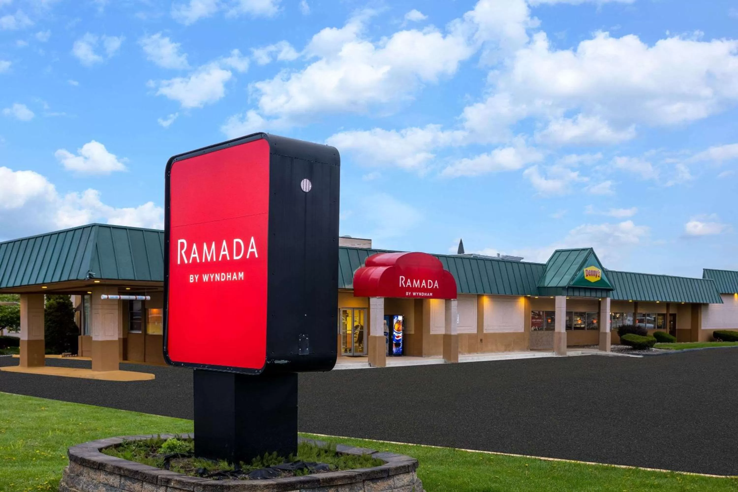 Ramada by Wyndham Rome - Verona