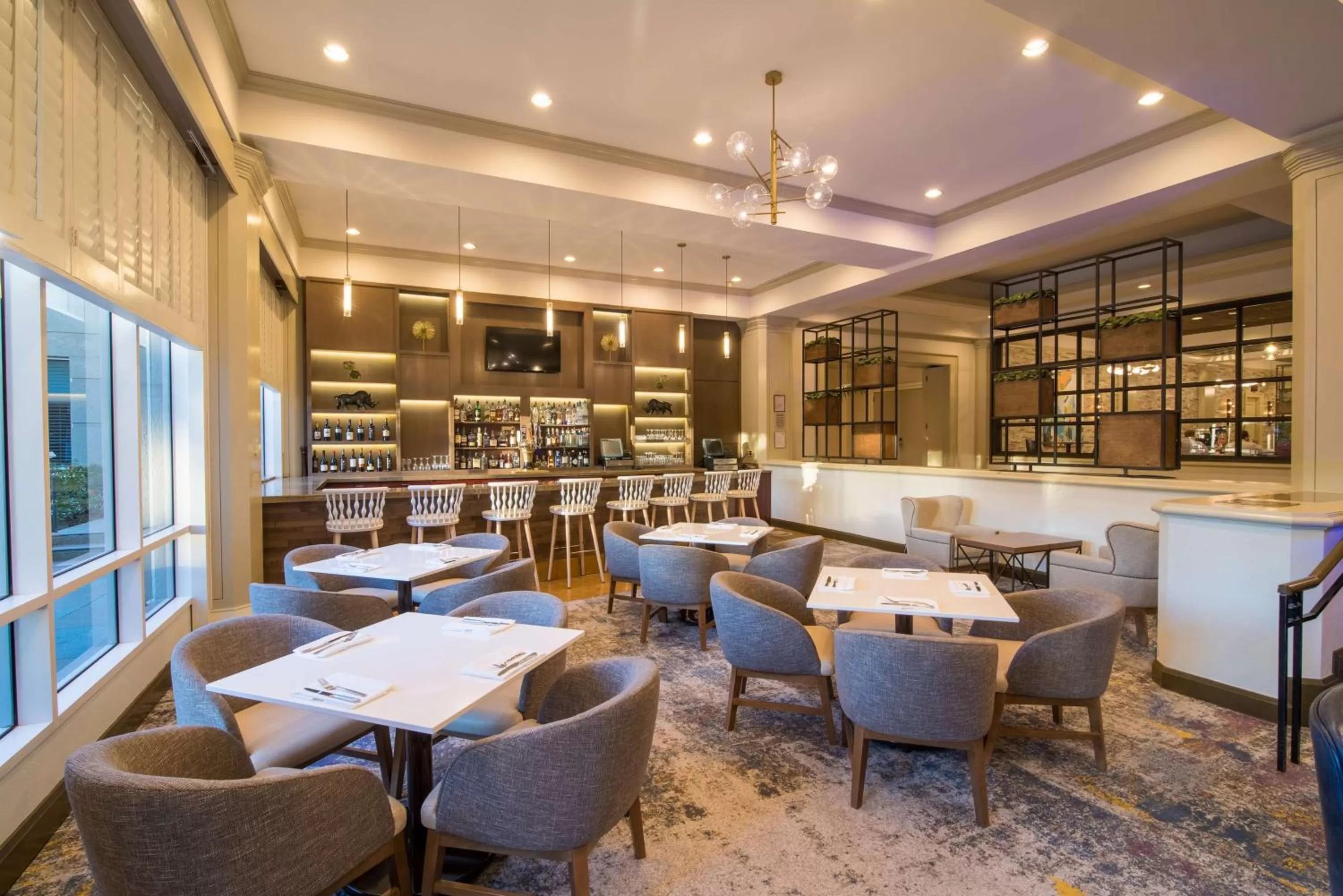 Lounge or bar in DoubleTree by Hilton San Diego-Mission Valley