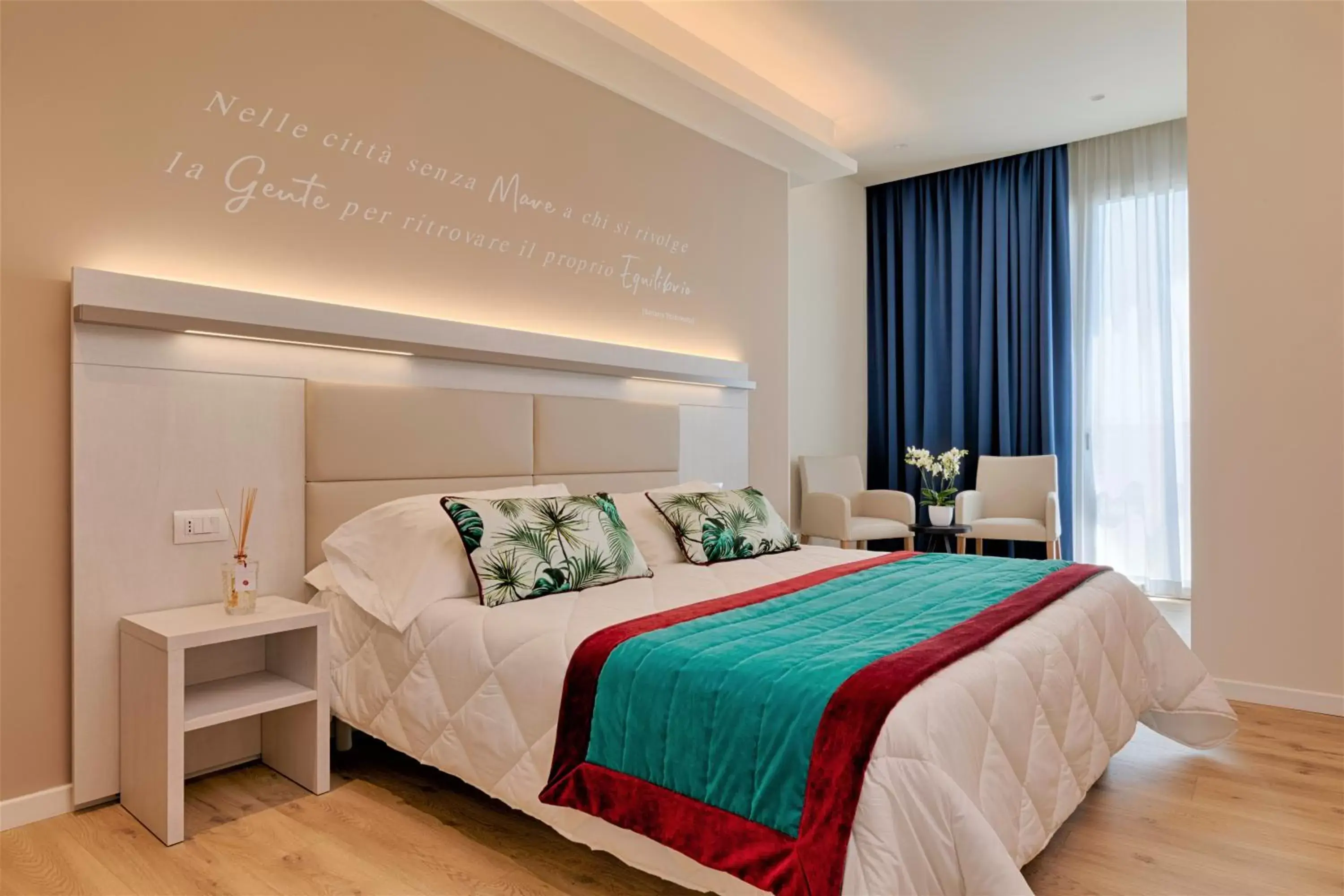 Deluxe Double or Twin Room with Sea View in Roma Hotel Deluxe Double or Twin Room with Sea View in Roma Hotel