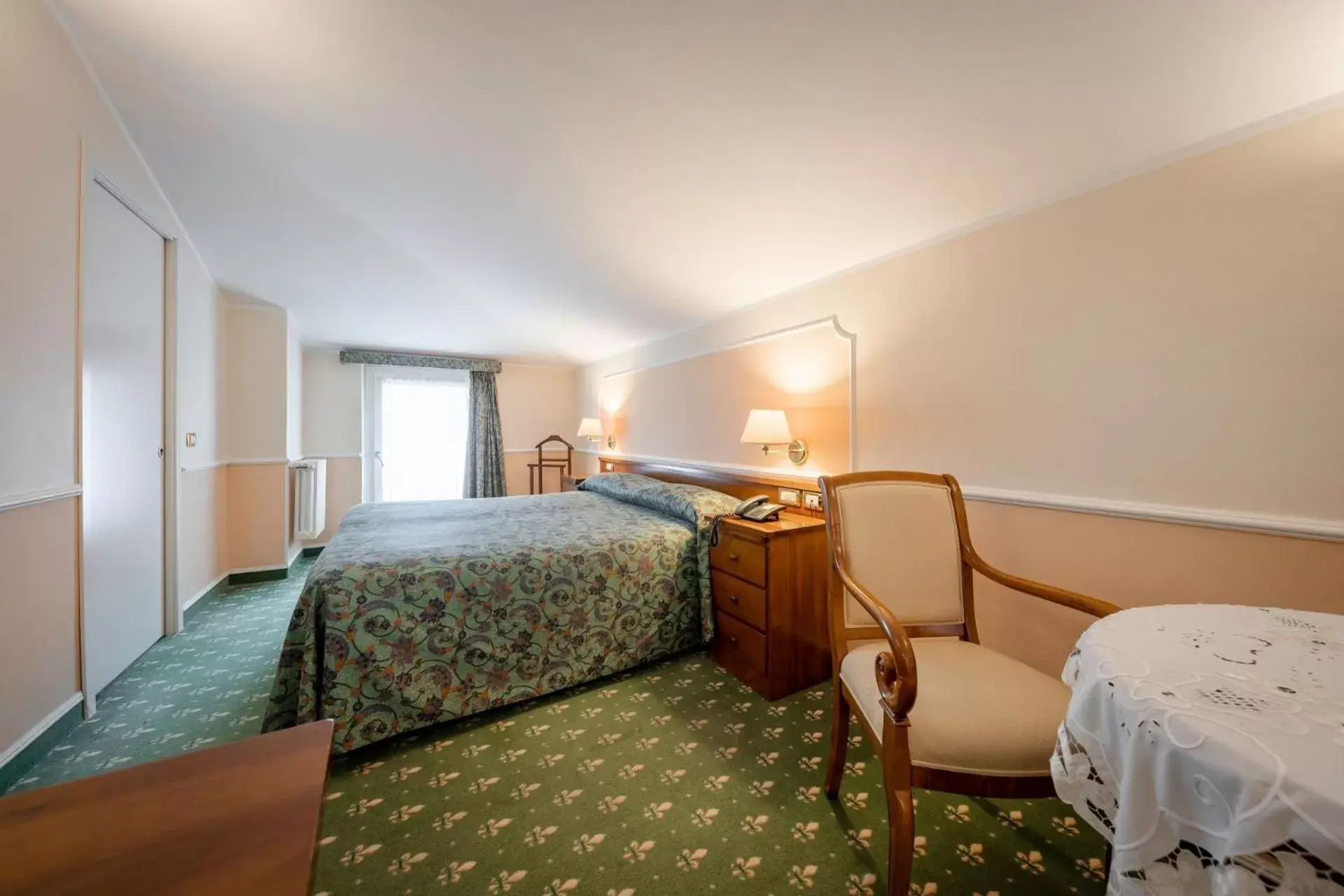 Family Room in Hotel Elena Family Room in Hotel Elena