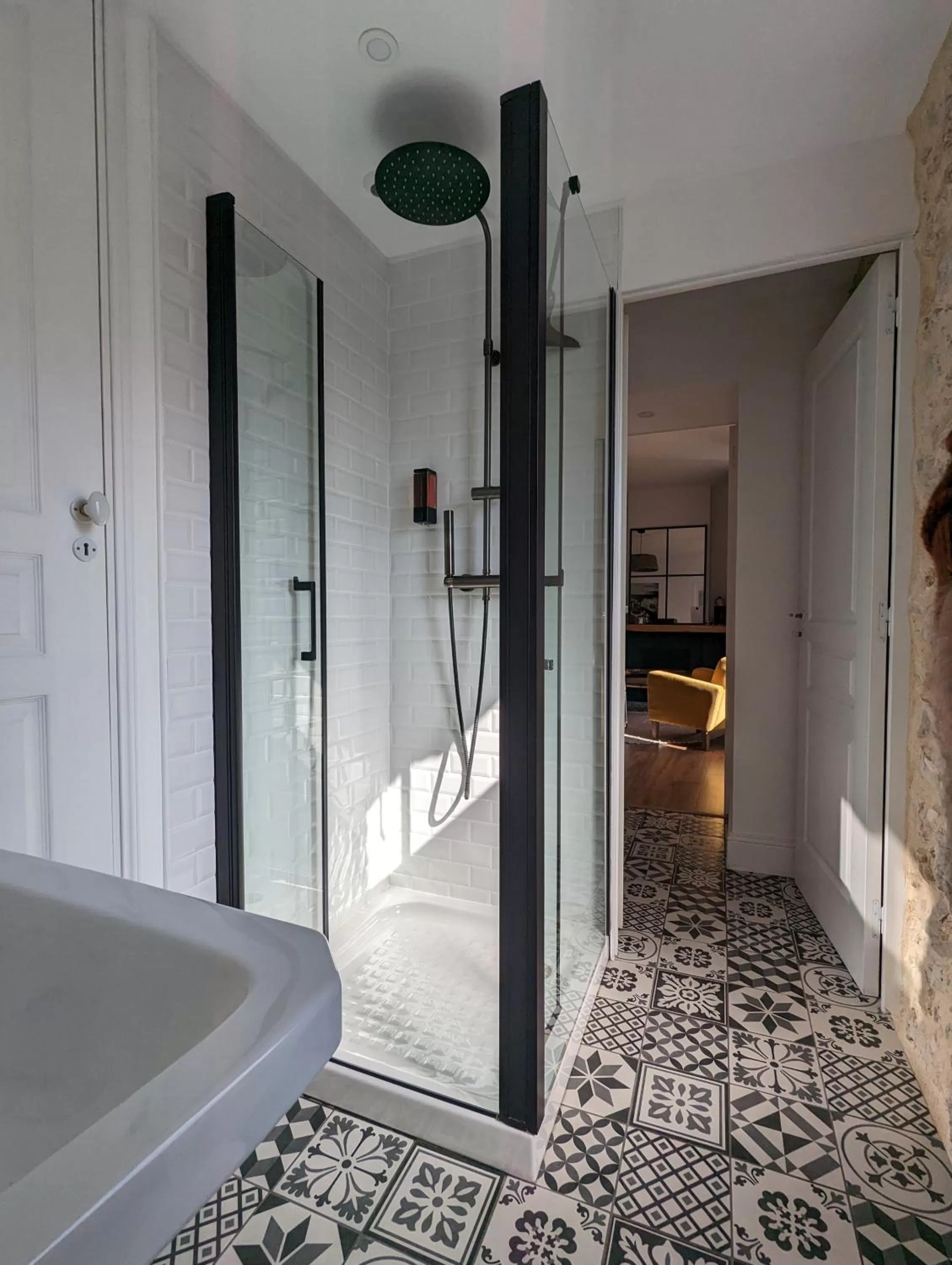 Shower in La Suite Gignac