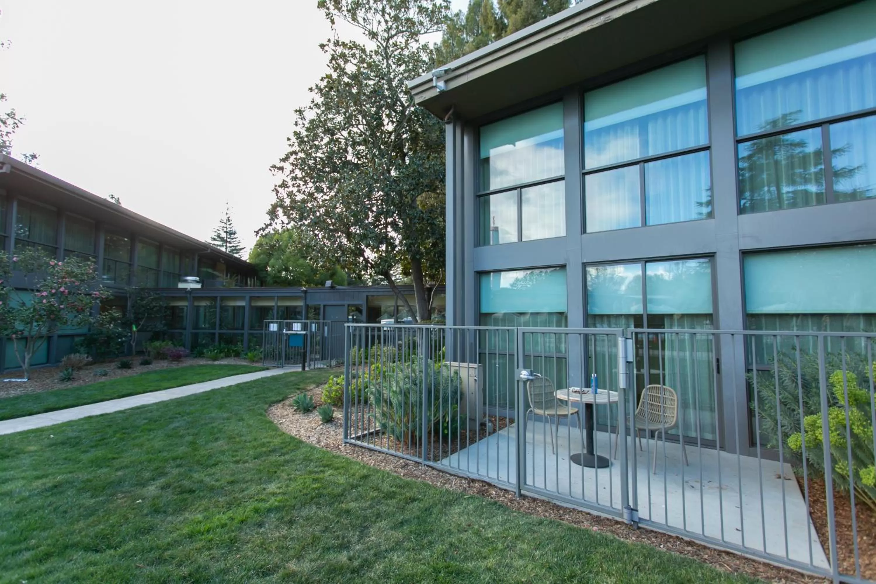 Premium King with Poolside Patio in Flamingo Resort & Spa Santa Rosa Sonoma, Tapestry by Hilton