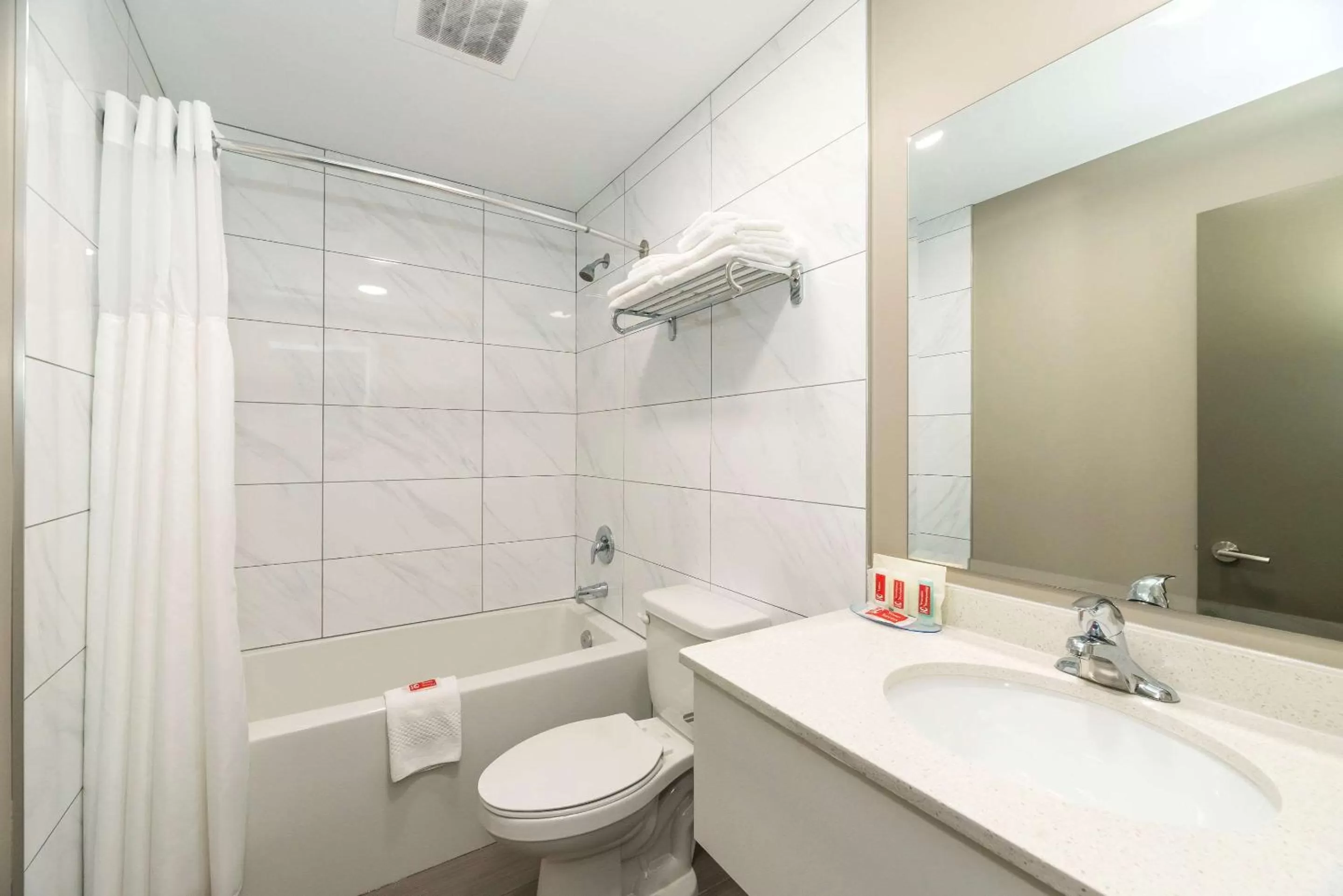 Bathroom in Econo Lodge