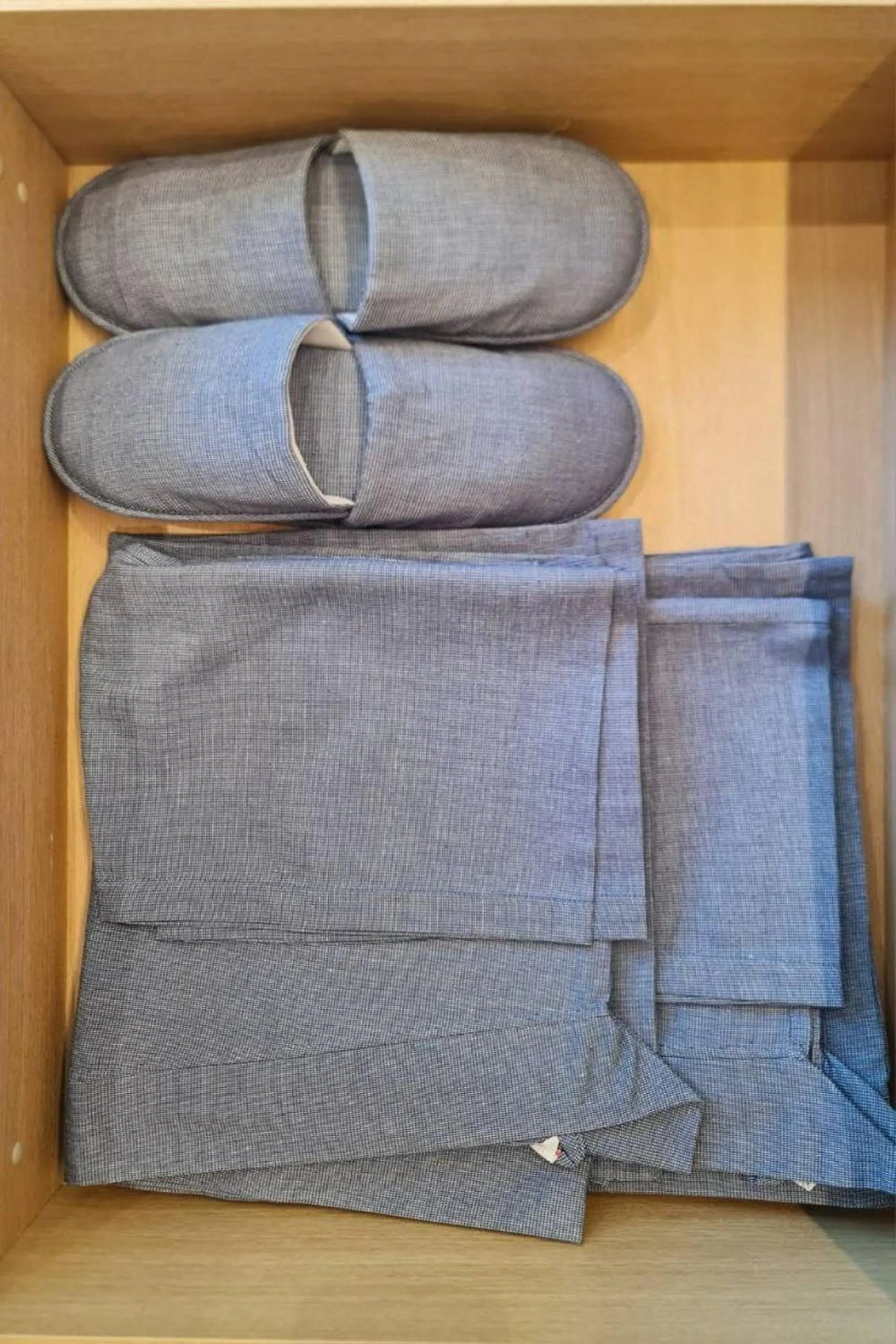 wardrobe in The SACHA Apart-Hotel Thonglor