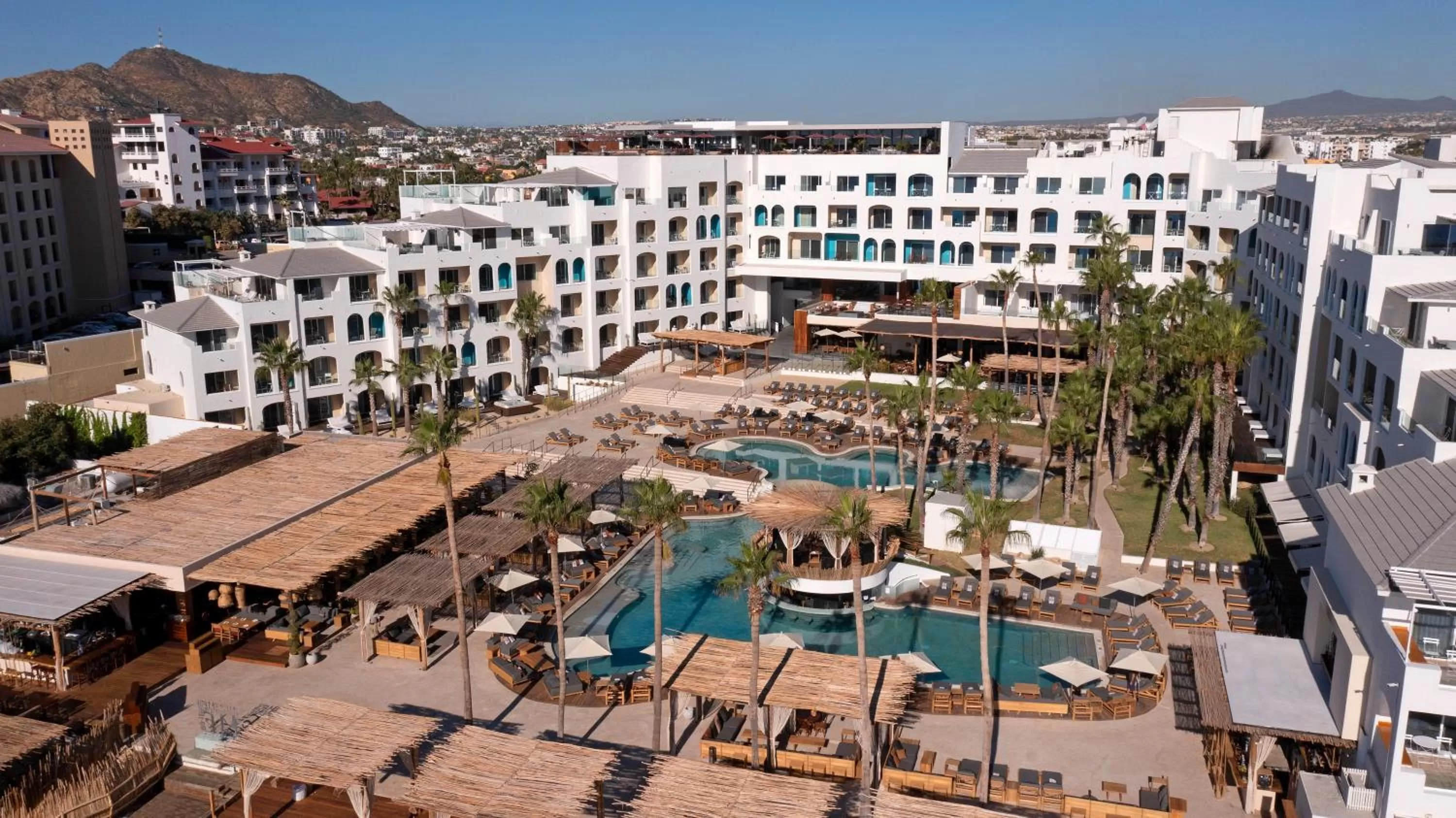 Property building in ME Cabo by Meliá