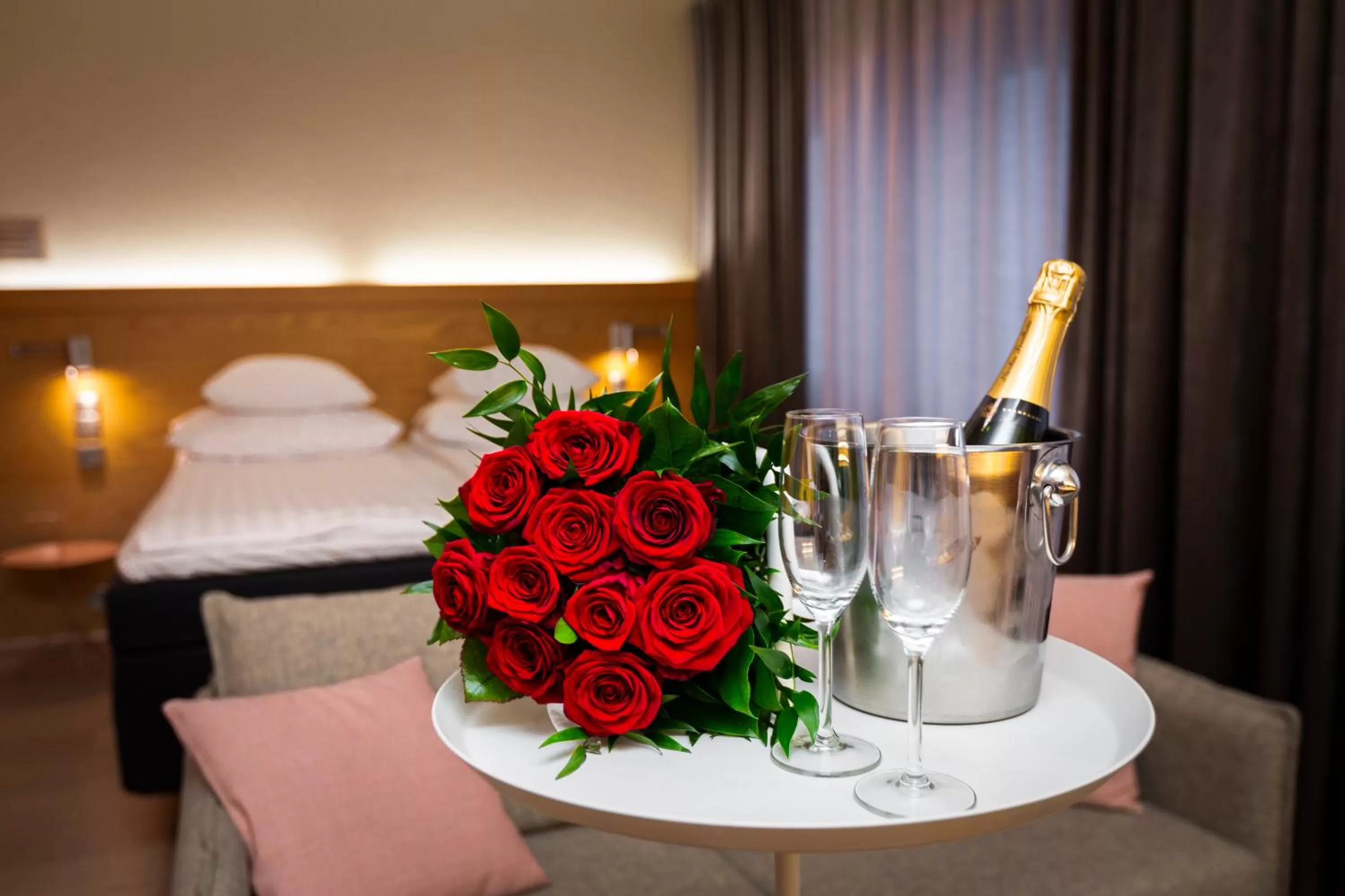 room service, Bed in Original Sokos Hotel Lappee