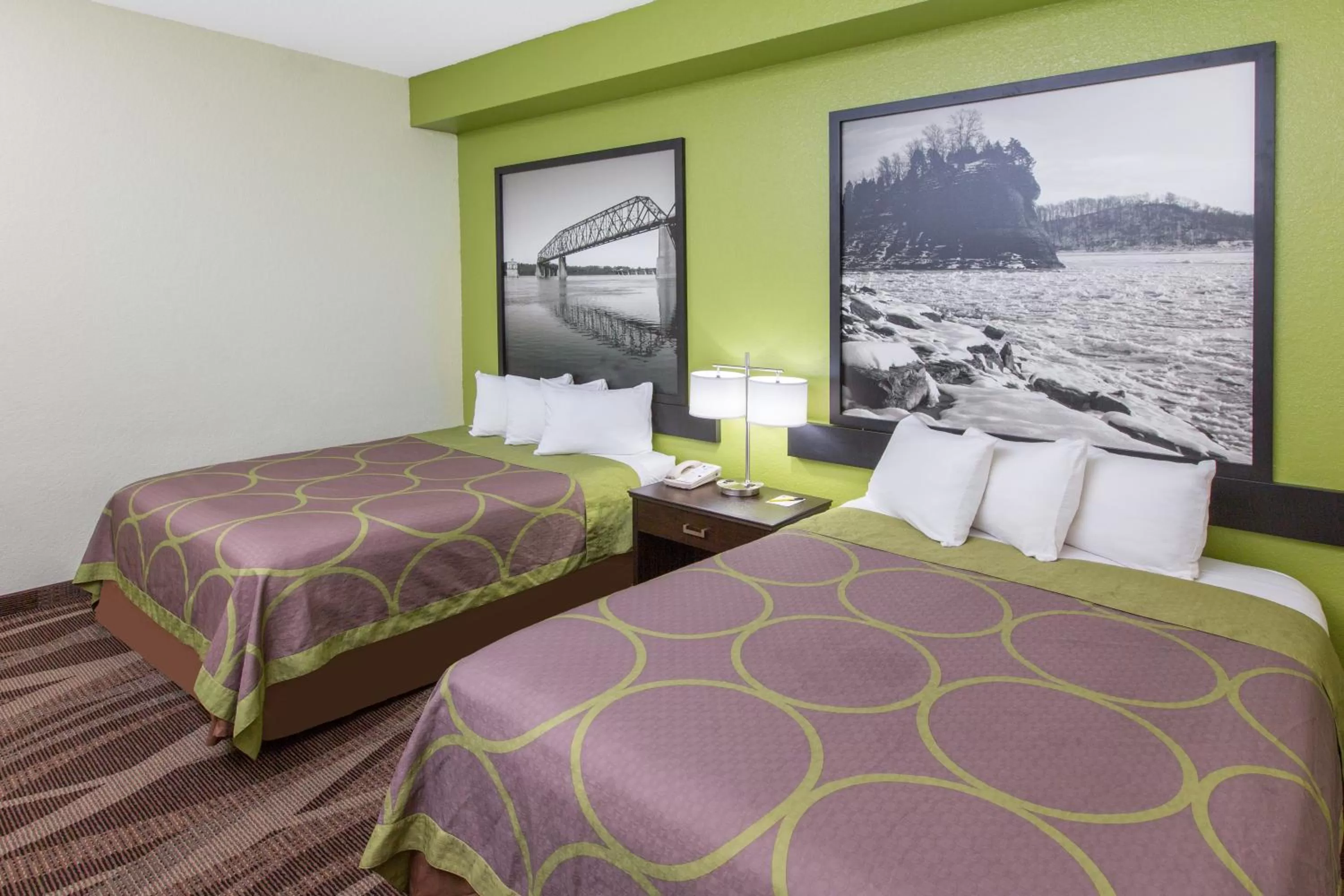 Bed in Super 8 by Wyndham Southaven