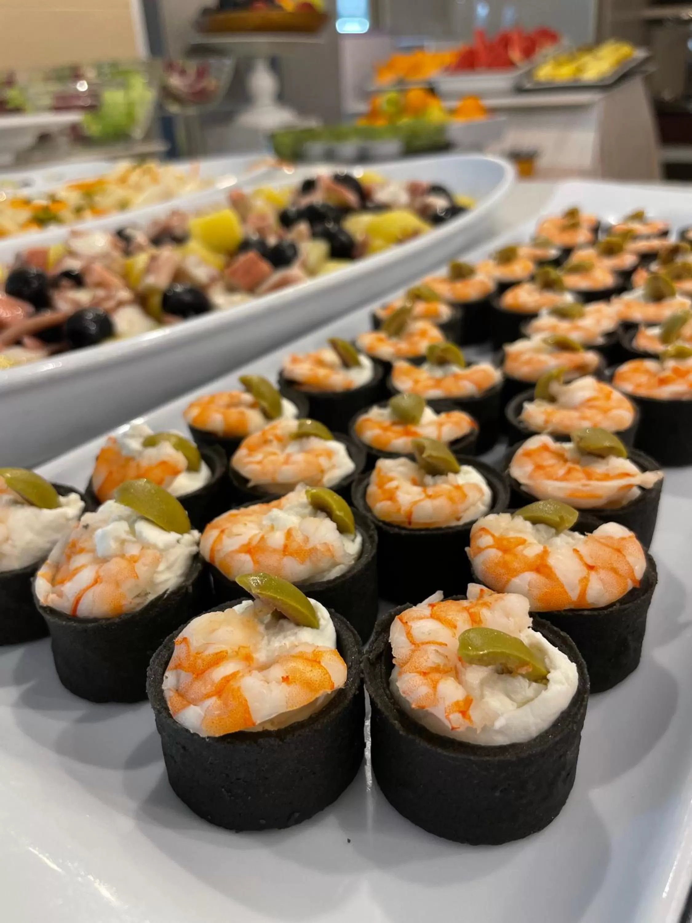 Restaurant/places to eat in Yes Hotel Touring & SPA