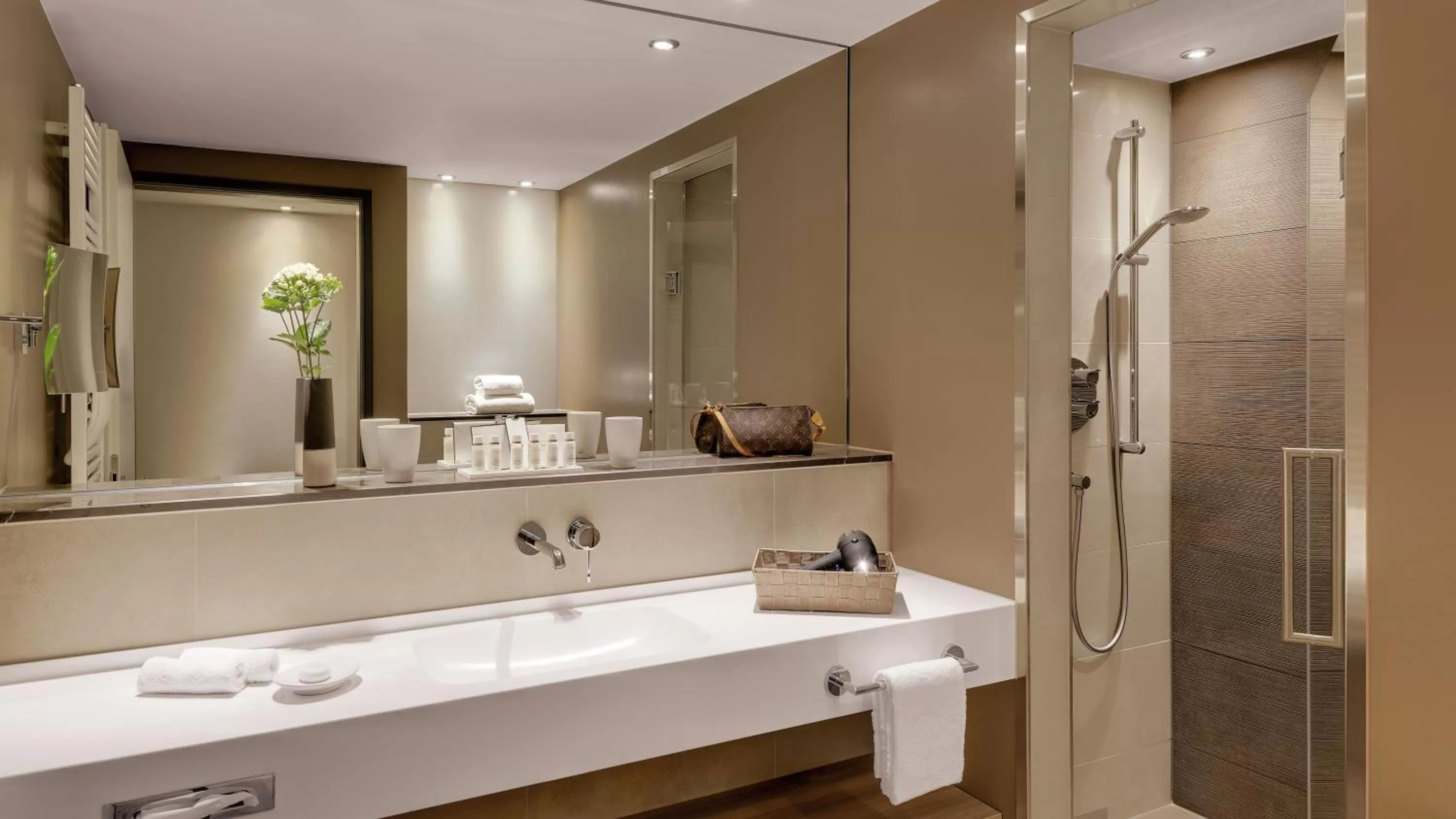 Bathroom in Hotel Stadt Lörrach