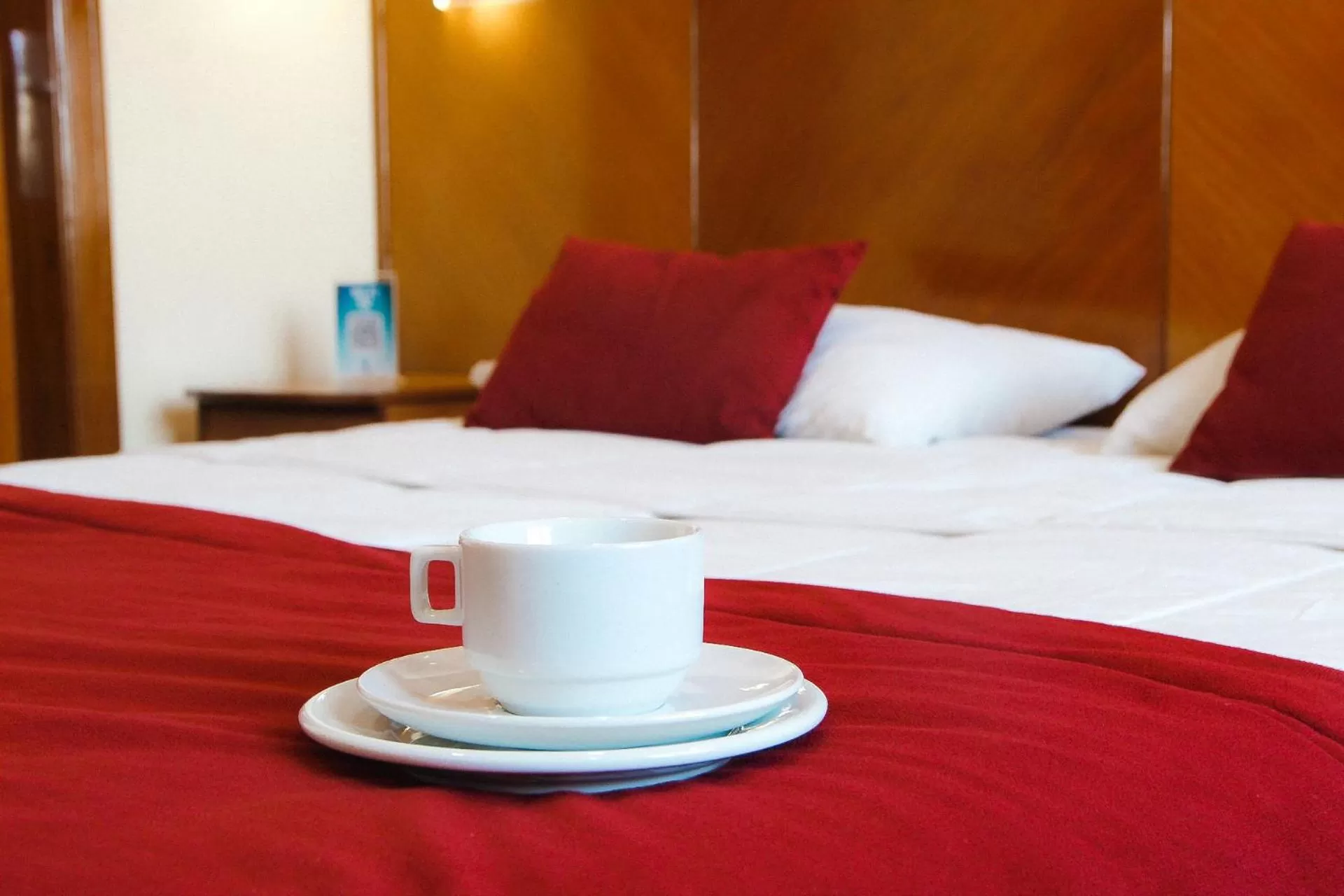 Bedroom, Bed in Capri Hotel