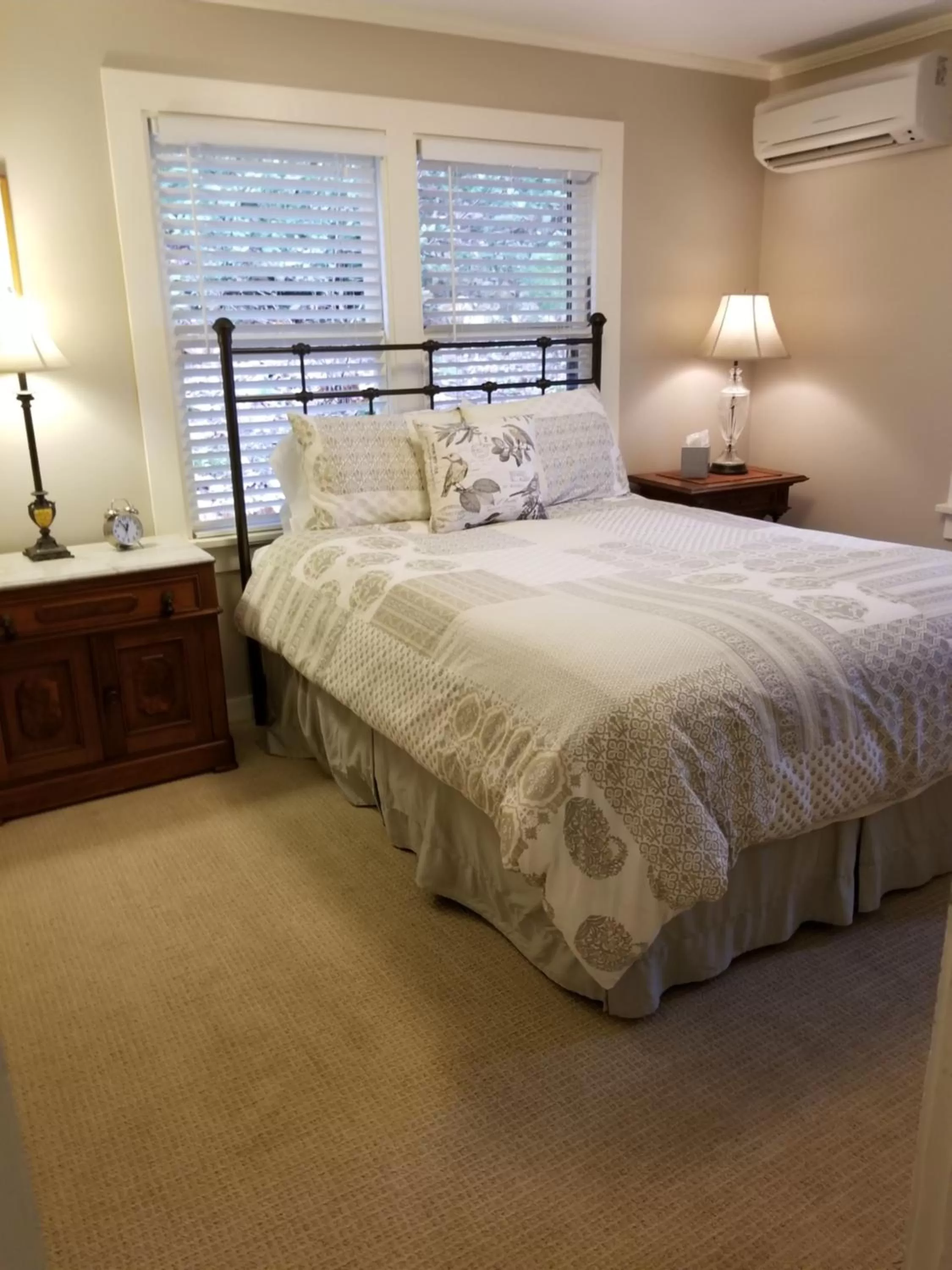 Bed in China Creek Cottages