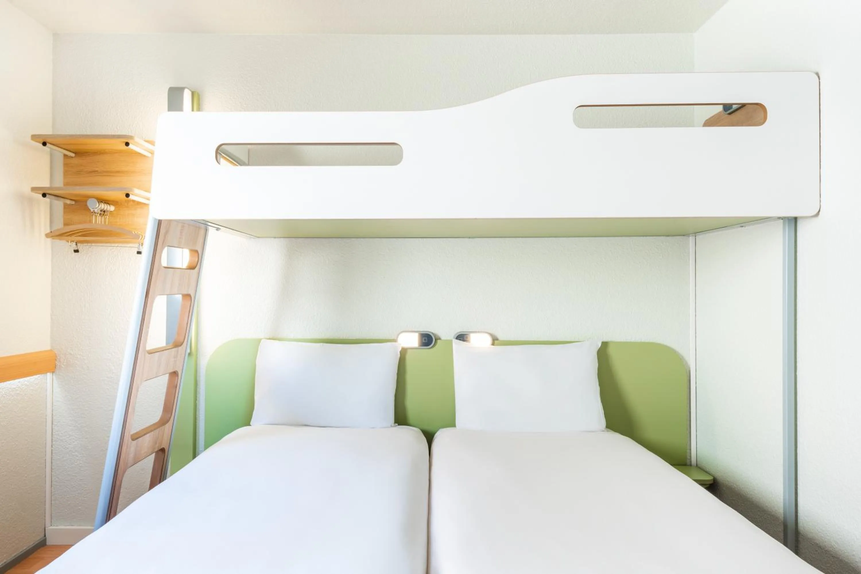 Bed in ibis budget Paris Porte de Bercy