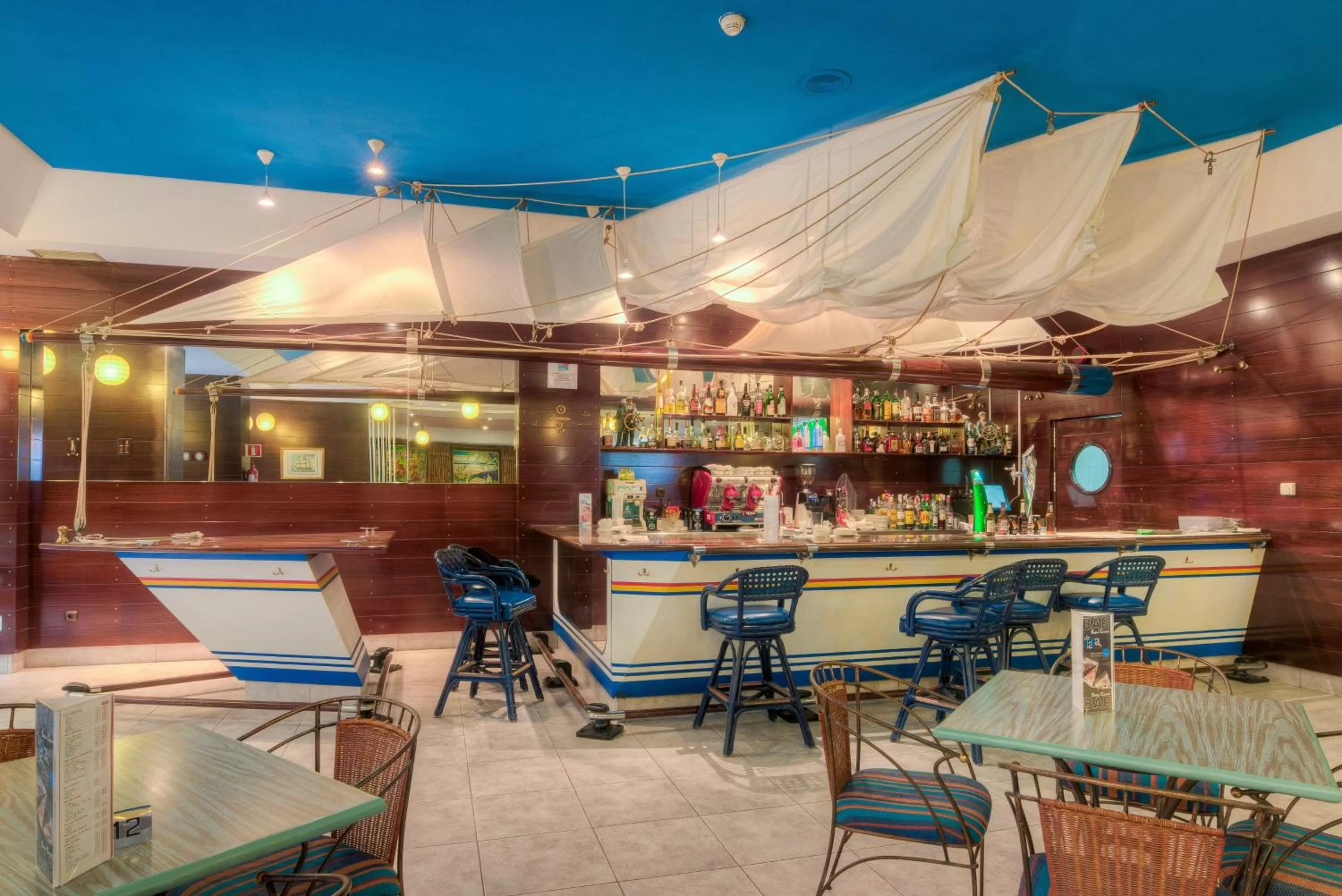 Lounge or bar in Hotel Beatriz Playa & Spa